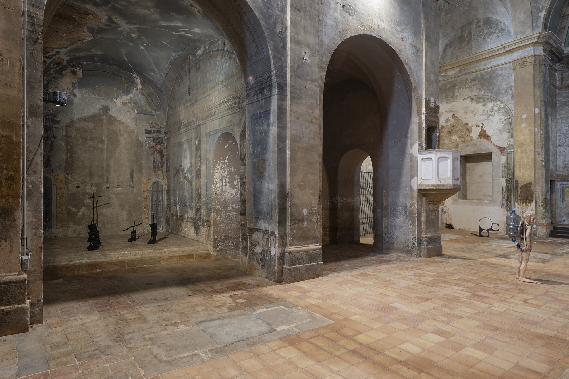 Installation view. Kin Too. Spiritvessel @ Sant Feliu de Lladó. Image by Roberto Ruiz. Courtesy of the artists and Spiritvessel.