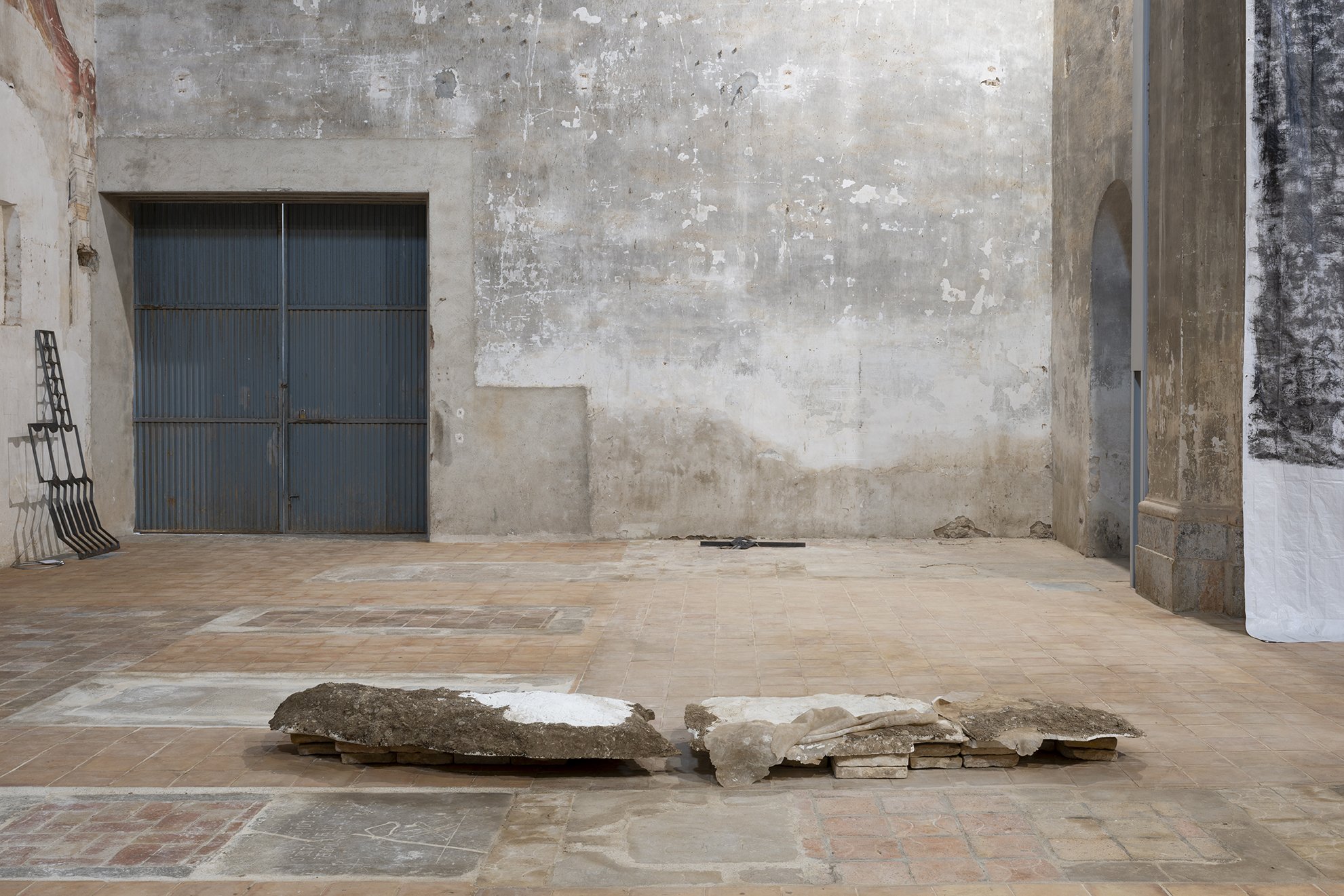 Installation view. Kin Too. Spiritvessel @ Sant Feliu de Lladó. Image by Roberto Ruiz. Courtesy of the artists and Spiritvessel.