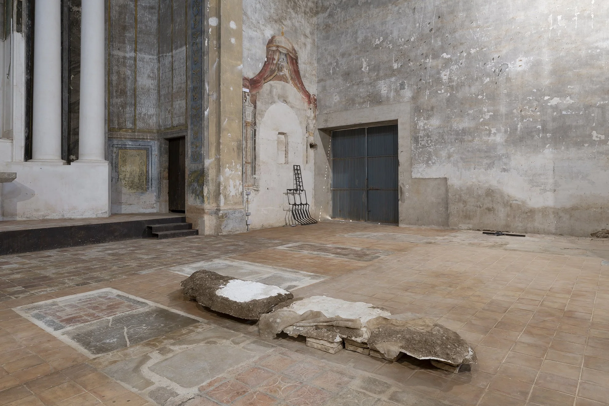  Installation view. Kin Too. Spiritvessel @ Sant Feliu de Lladó. Image by Roberto Ruiz. Courtesy of the artists and Spiritvessel. 