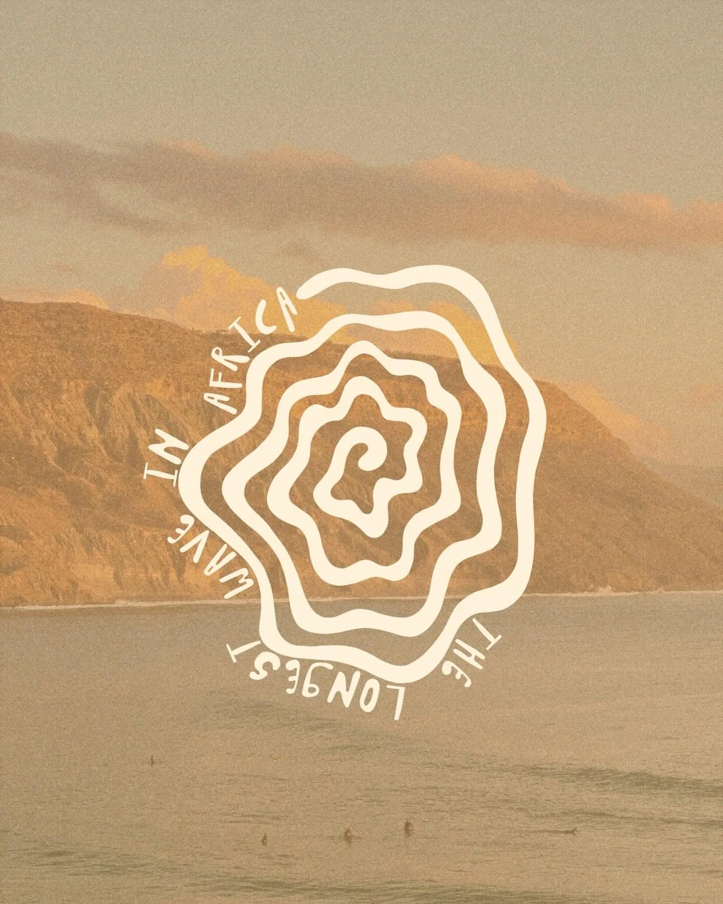 Imsouane days 🩵 A place with such a special energy, where the ocean dominates daily life and every person you meet is drawn there for their mutual love of the sea and its waves. I spent my time here drawing in coffee shops, surfing the longest waves