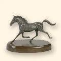 242
Horse Sculpt
9" L