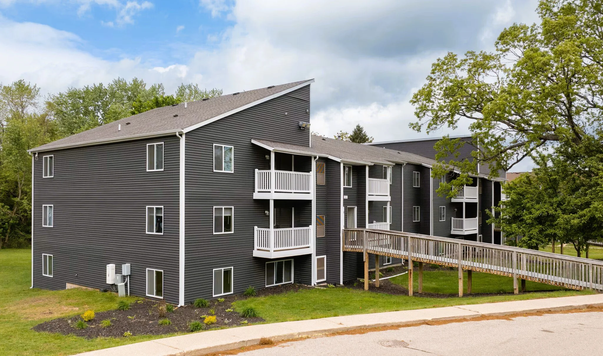 Exterior 1640 1642.jpg