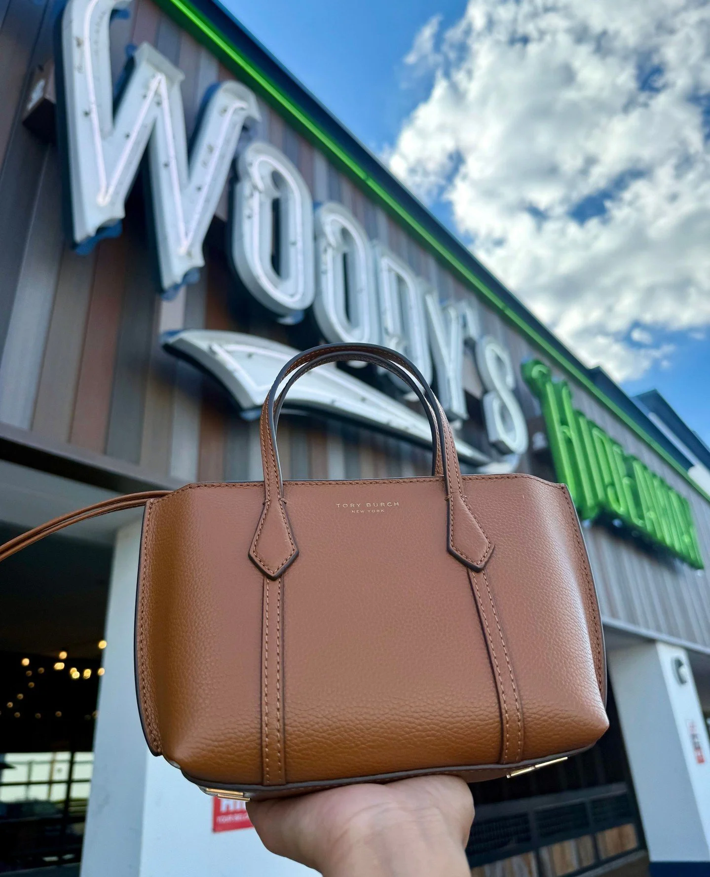 Purse Bingo? Yes Please! Join us tomorrow night for Ladies Bingo! This month&rsquo;s grand prize? A stunning Tory Burch Mini Perry Tote &ndash; and it could be yours!⁠
⁠
📍 Woody's Hideaway Kirkwood⁠
📅 Tuesday, November 18th at 7pm⁠
✨ Free to play!⁠