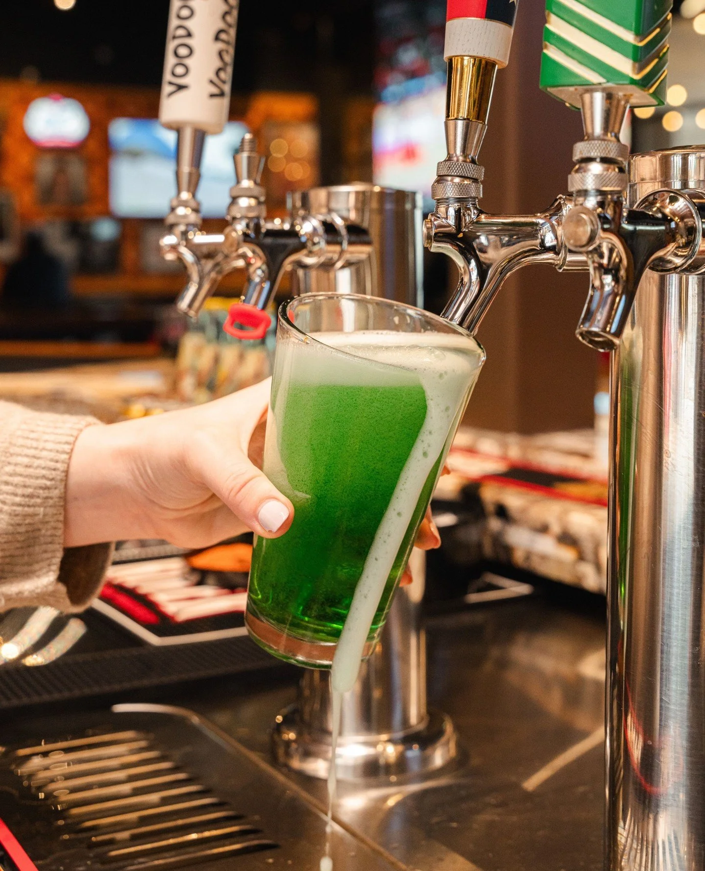 Get ready to shamrock and roll at Woody's Hideaway this St. Patrick's Day! 🎱🍀 Enjoy green beer and lucky $7 pool all day!⁠