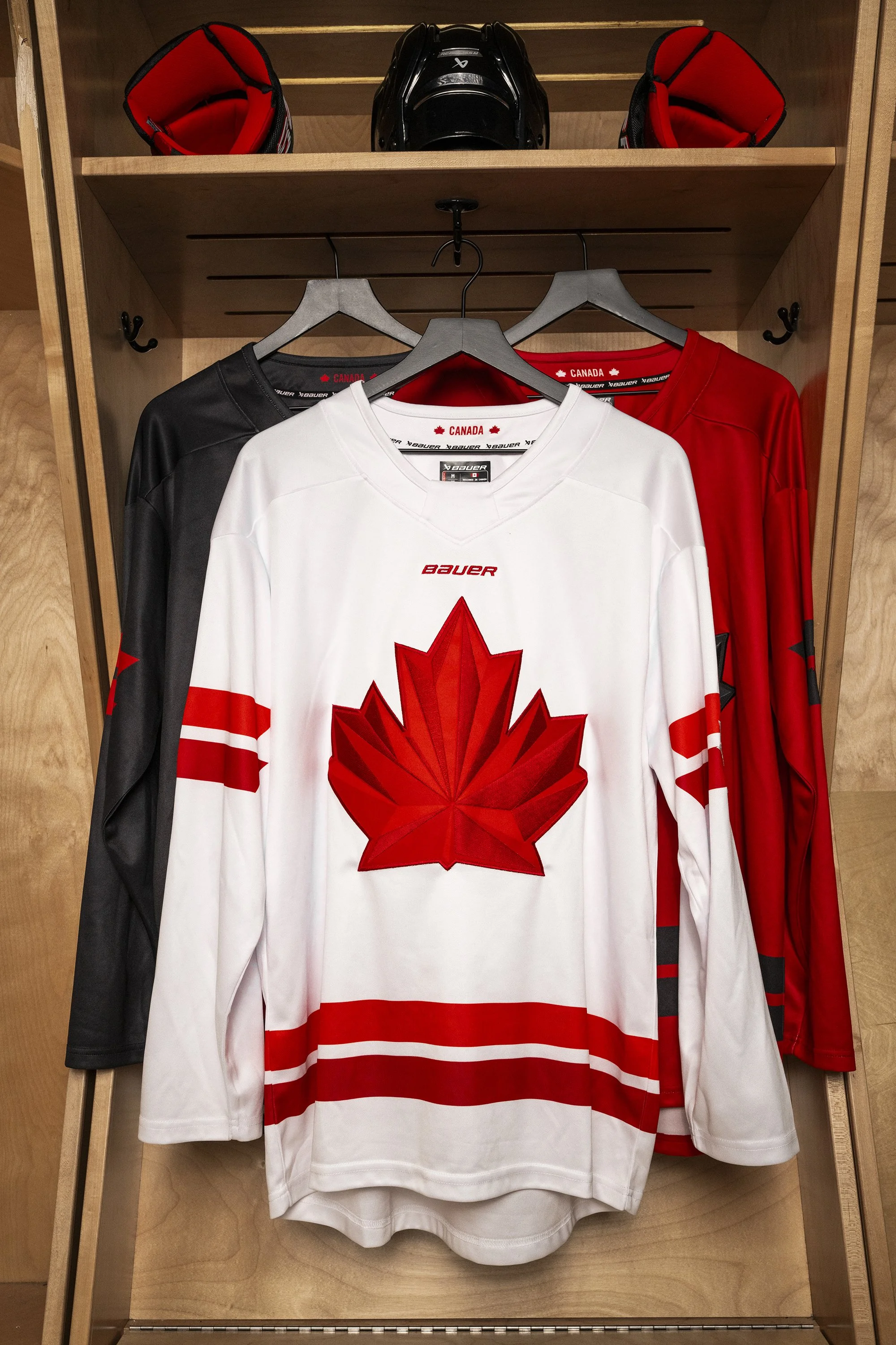HOL25_APPAREL_HOCKEYCANADA_JERSEY_112.jpg