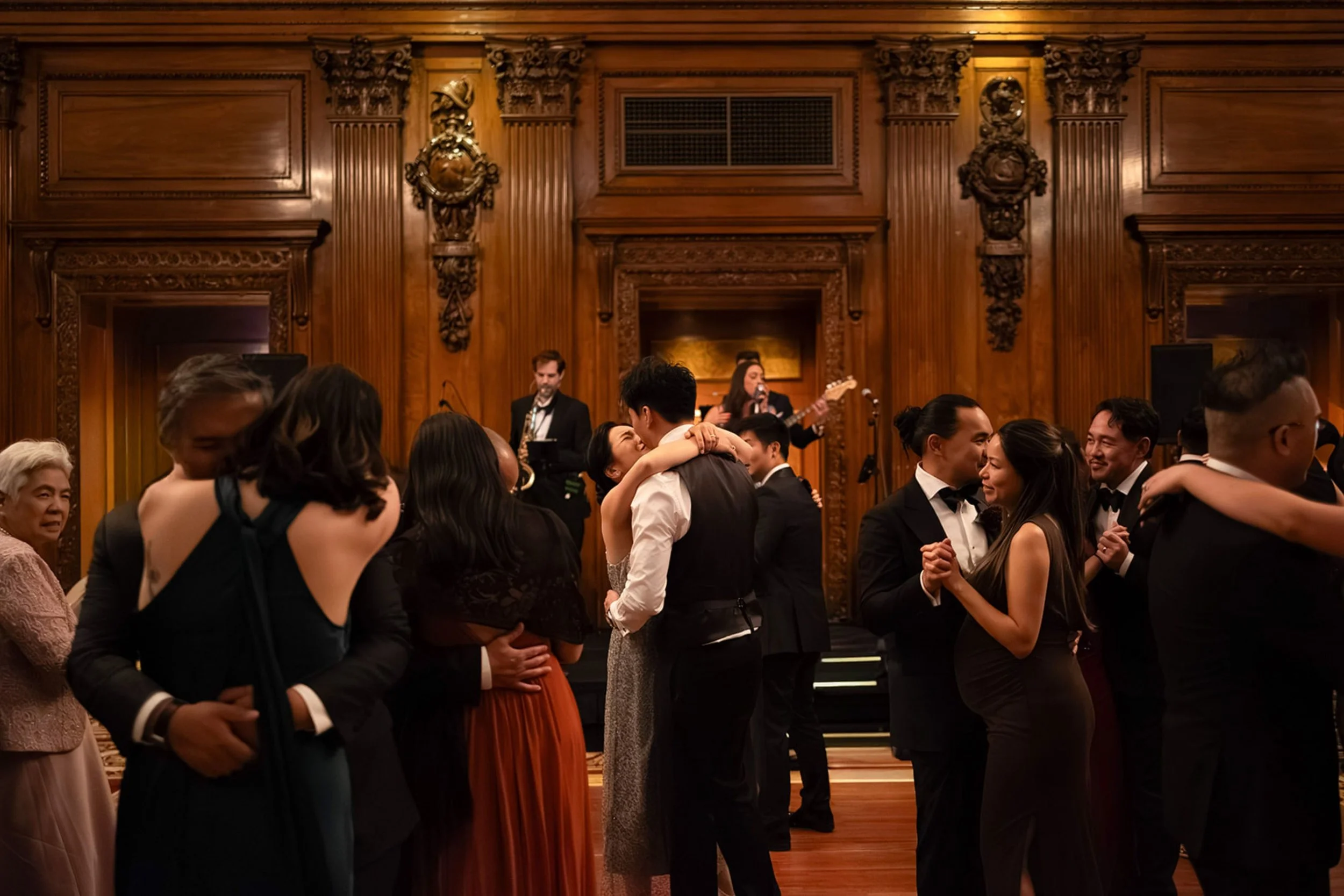 modern-luxury-london-wedding-chloe-noble-studios.jpg