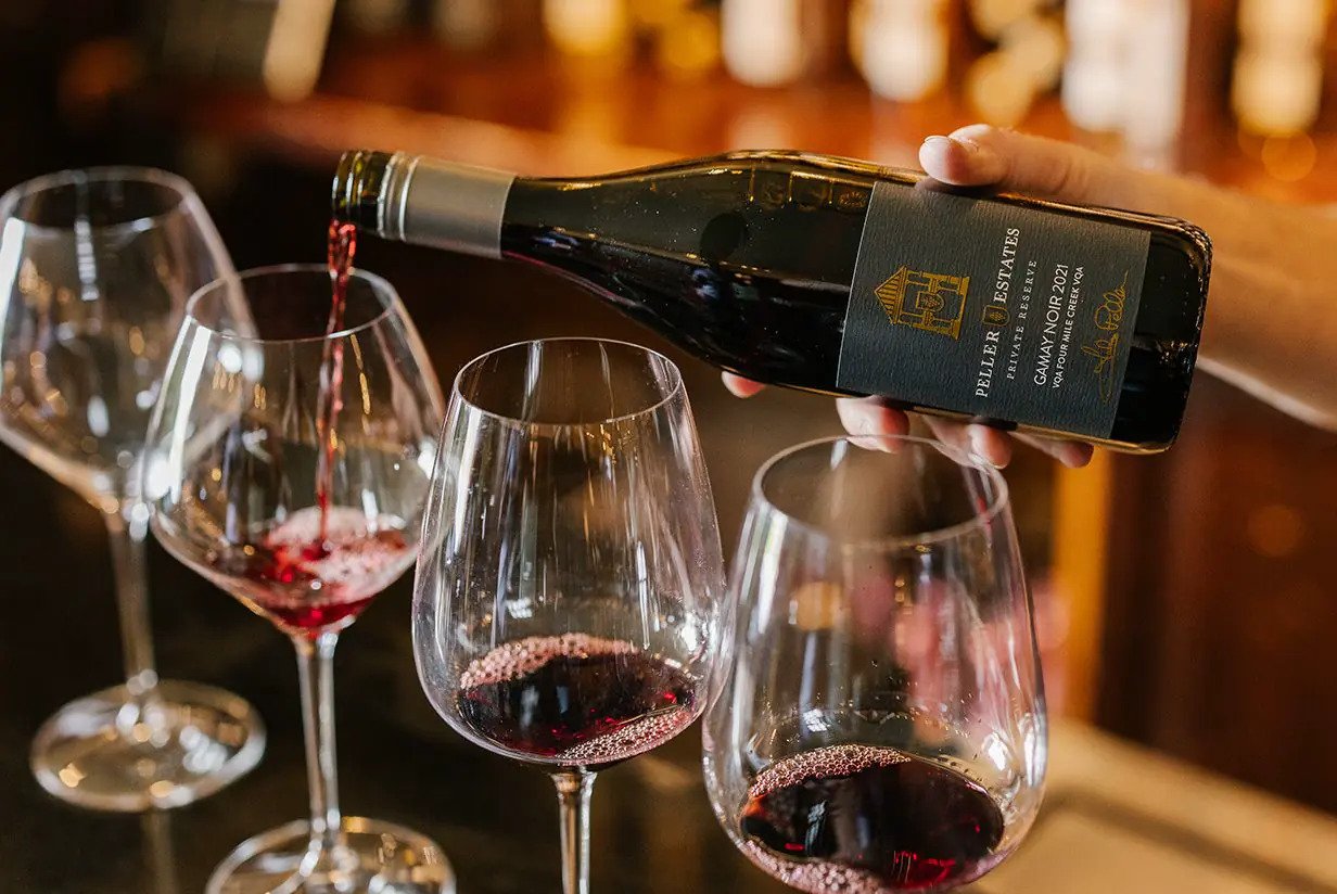 comm-media__18549953_peller_seated_tasting_oct_2024_001.jpg