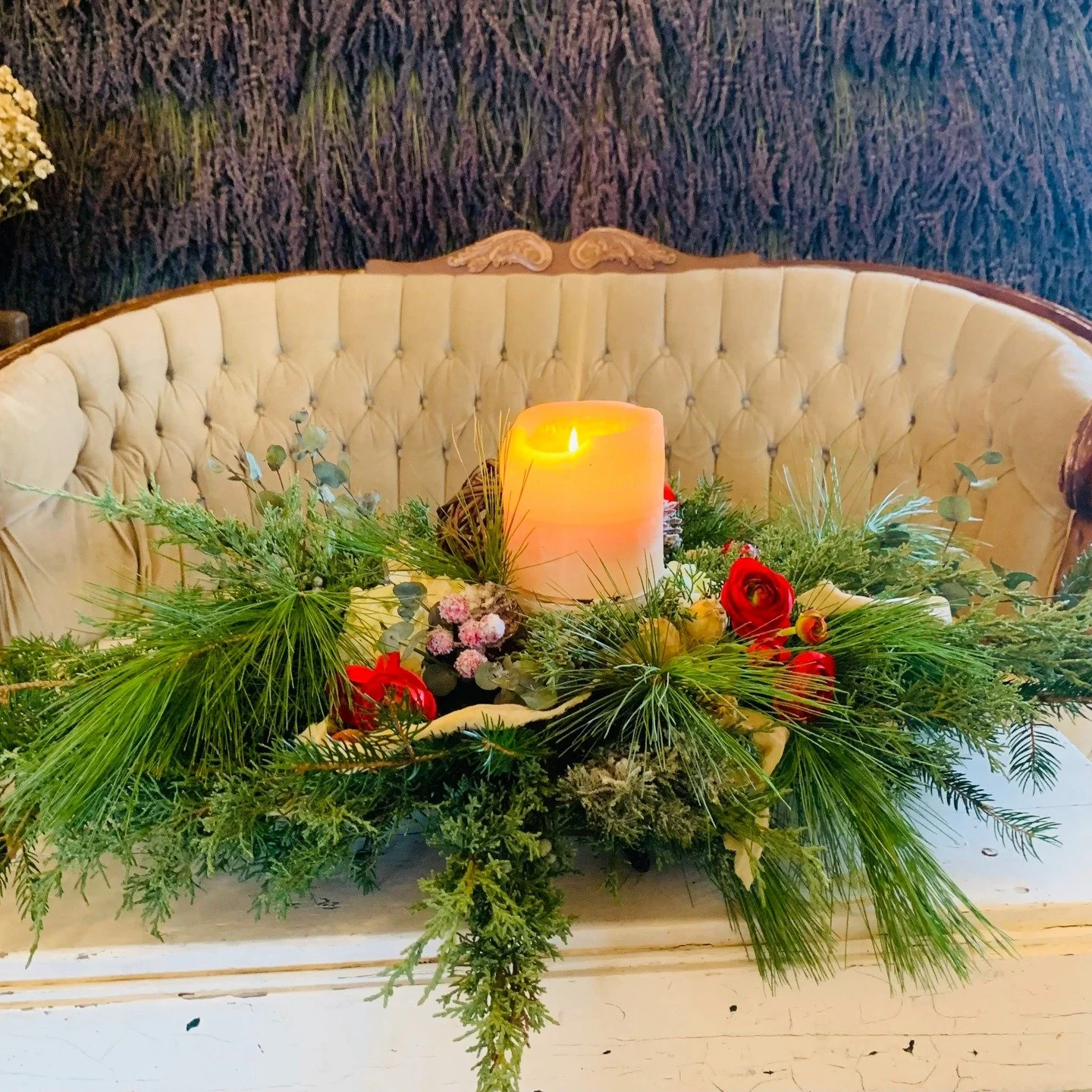 Join me @littlebrownfarm_on for our Festive Centrepiece Workshop 
Saturday, Dec 13th, 10-noon, Blooms, Cozy coffee &amp; treats baked by @brennanbakingco in an enchanting backdrop of dried flowers! Space is limited, click the link below to register! 