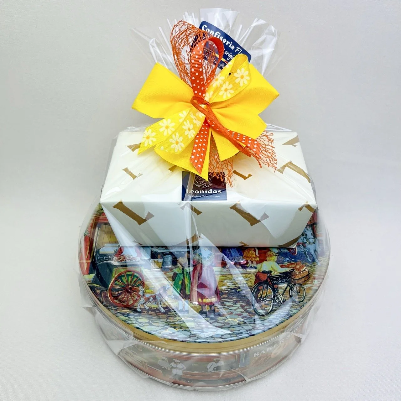 300g pralines + "Bakery shop" koekjesblik