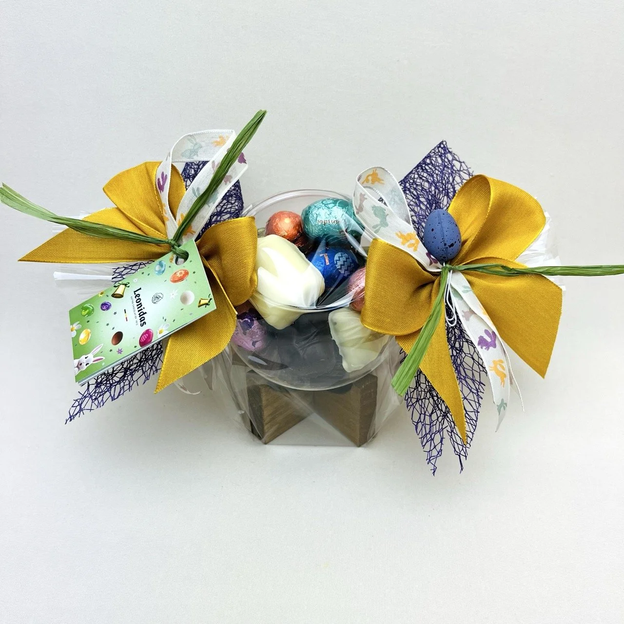 Glazen bloempotje op standaard