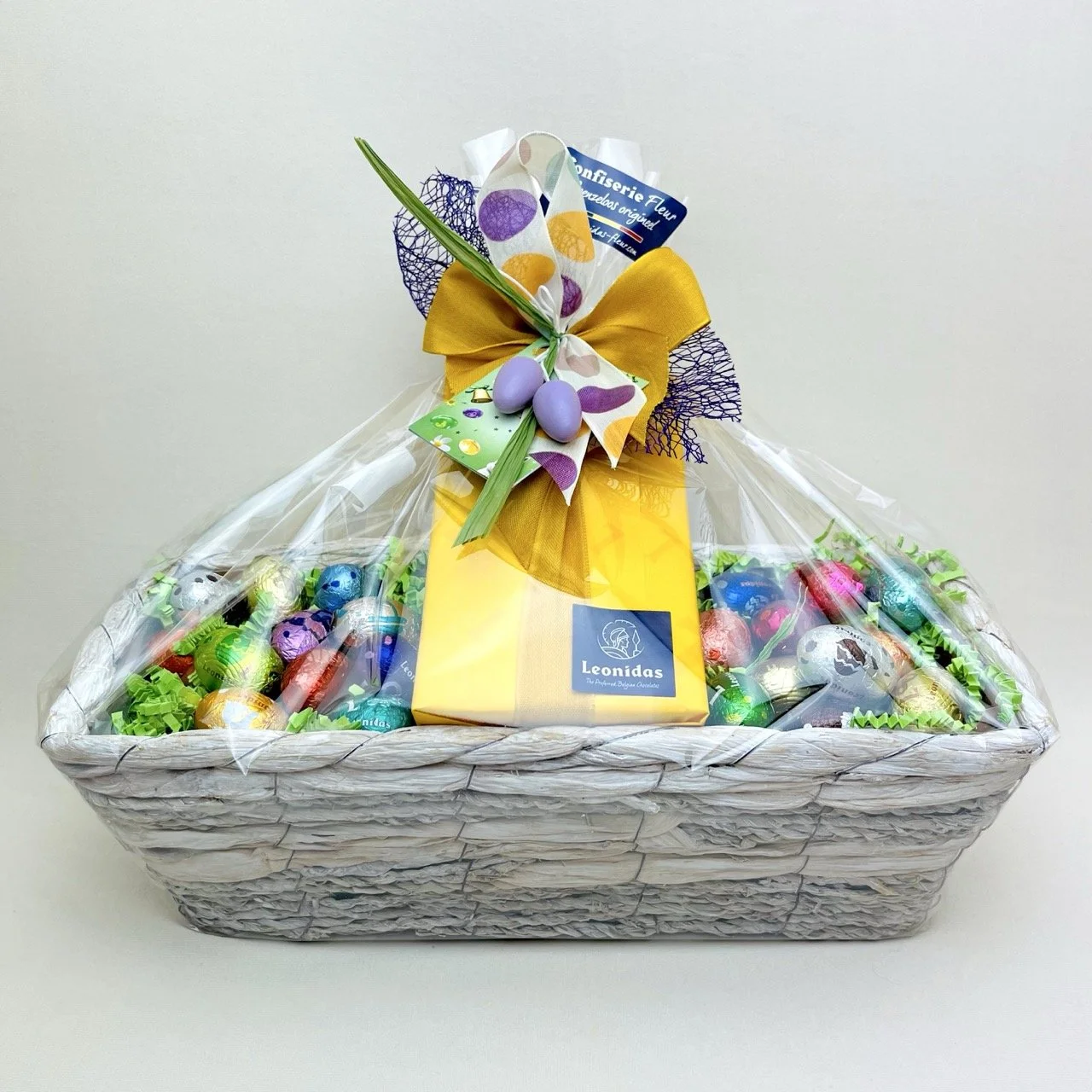 Gewoven mandje / bloembakje