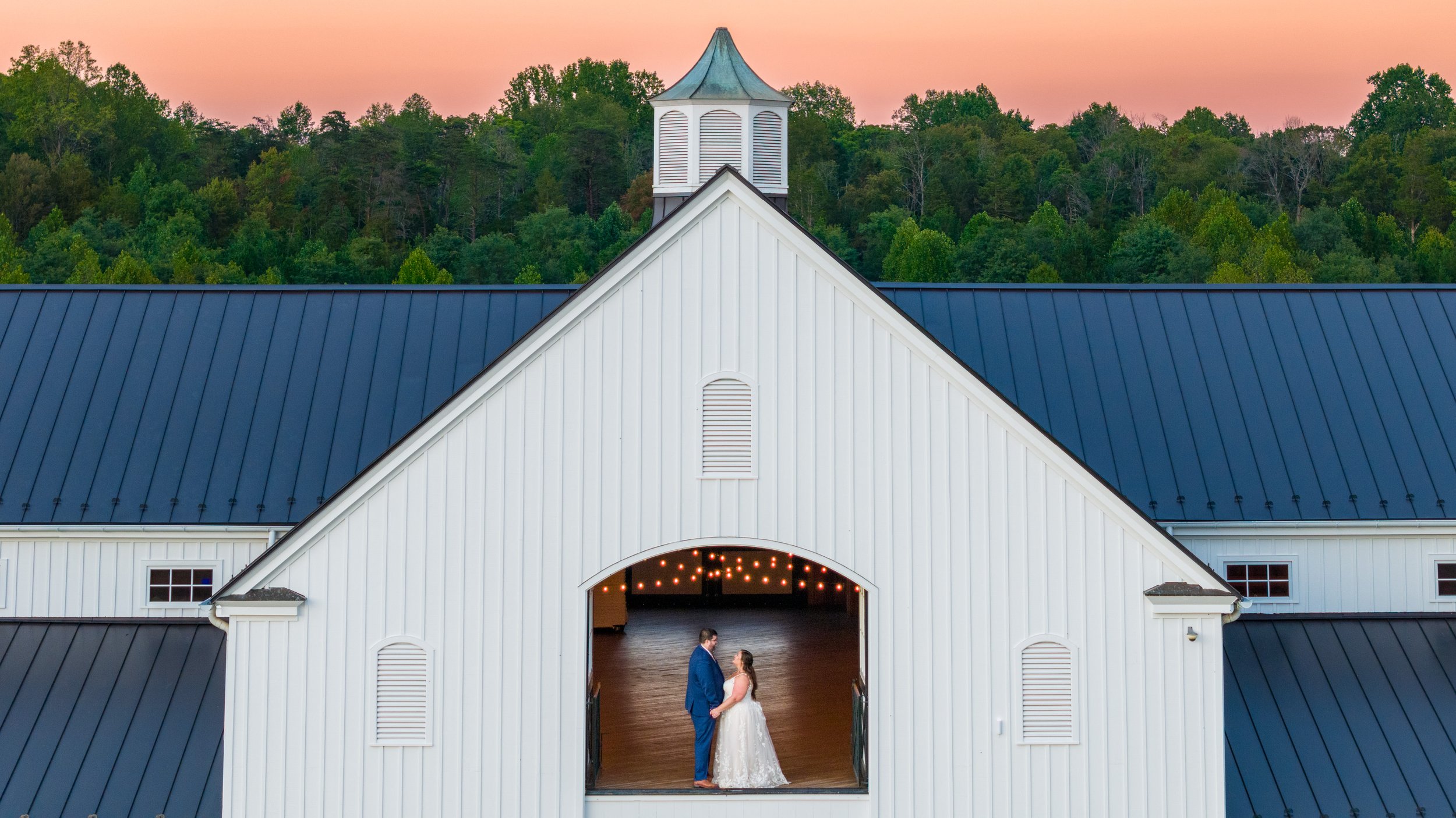 Aaron Watson Photography Fall, Vintage, Loft, Couple Portraits, Golden Hour, Lighting, Barn, Blue, White