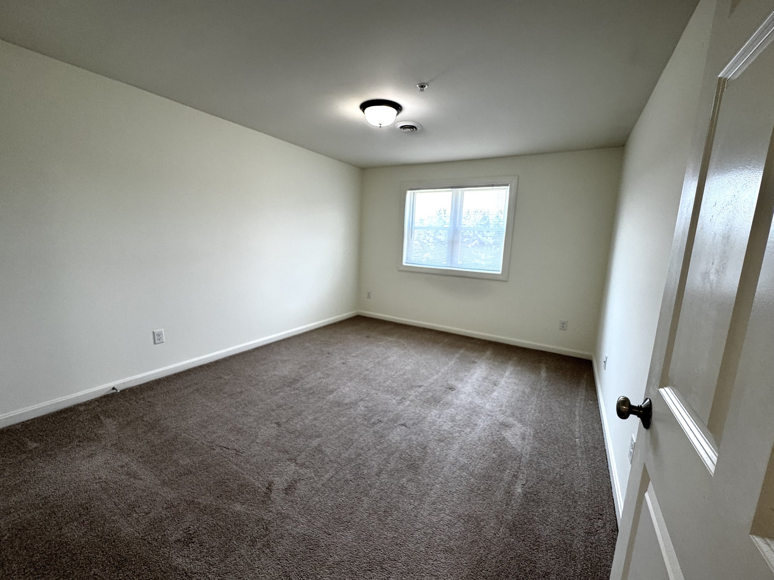 1st bedroom.jpg