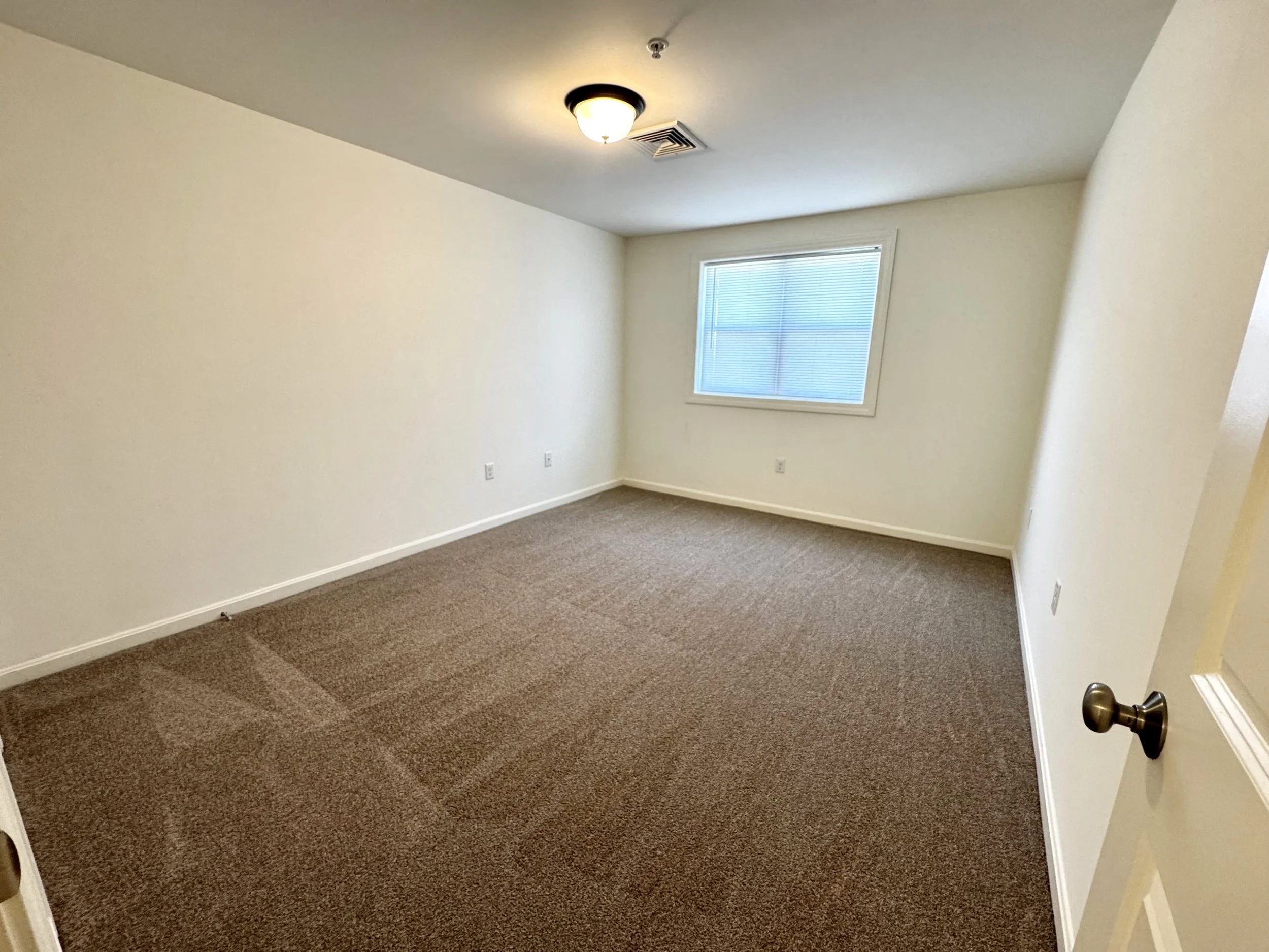 Front Bedroom.jpg