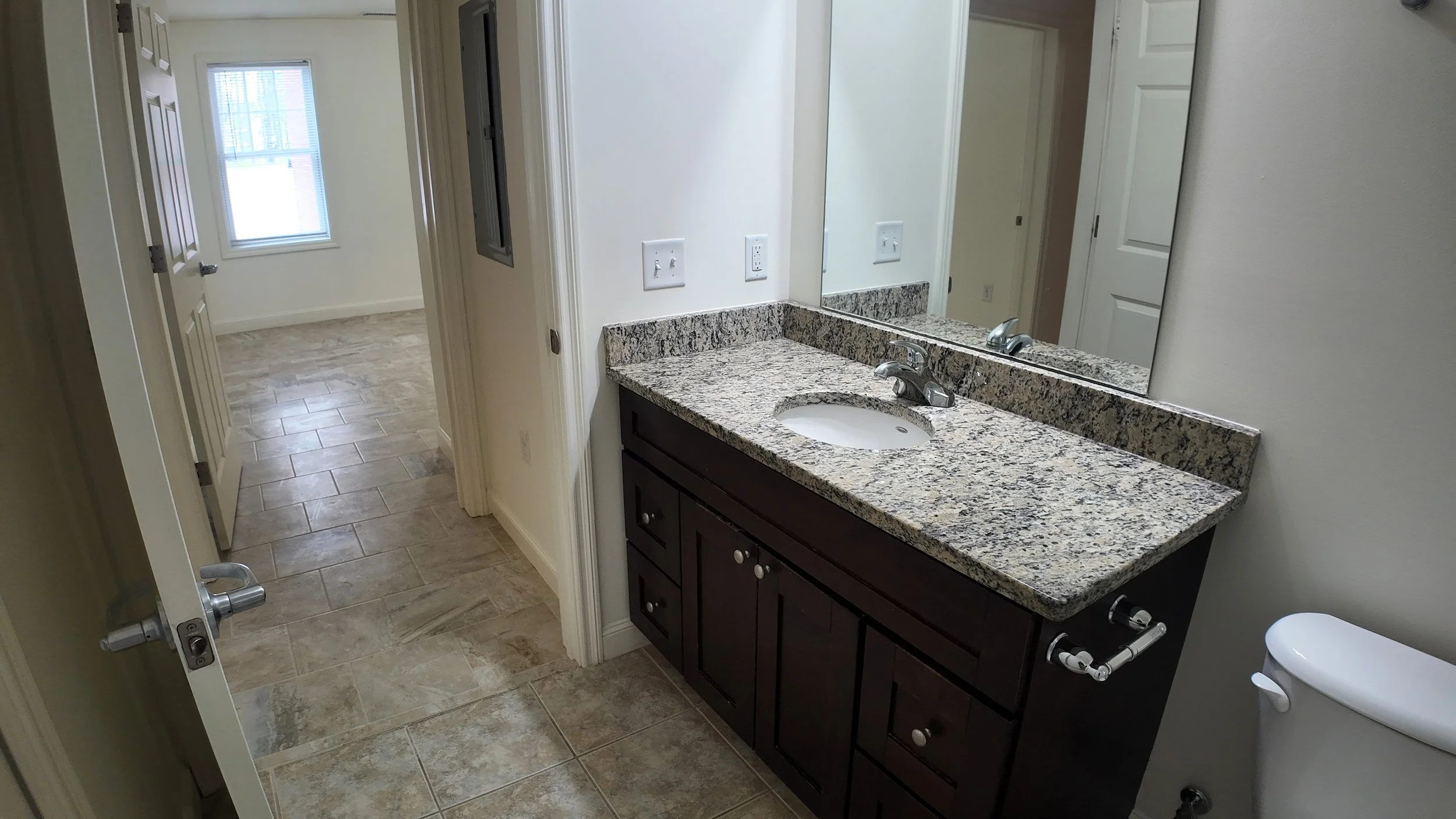 Main Bath A.JPG