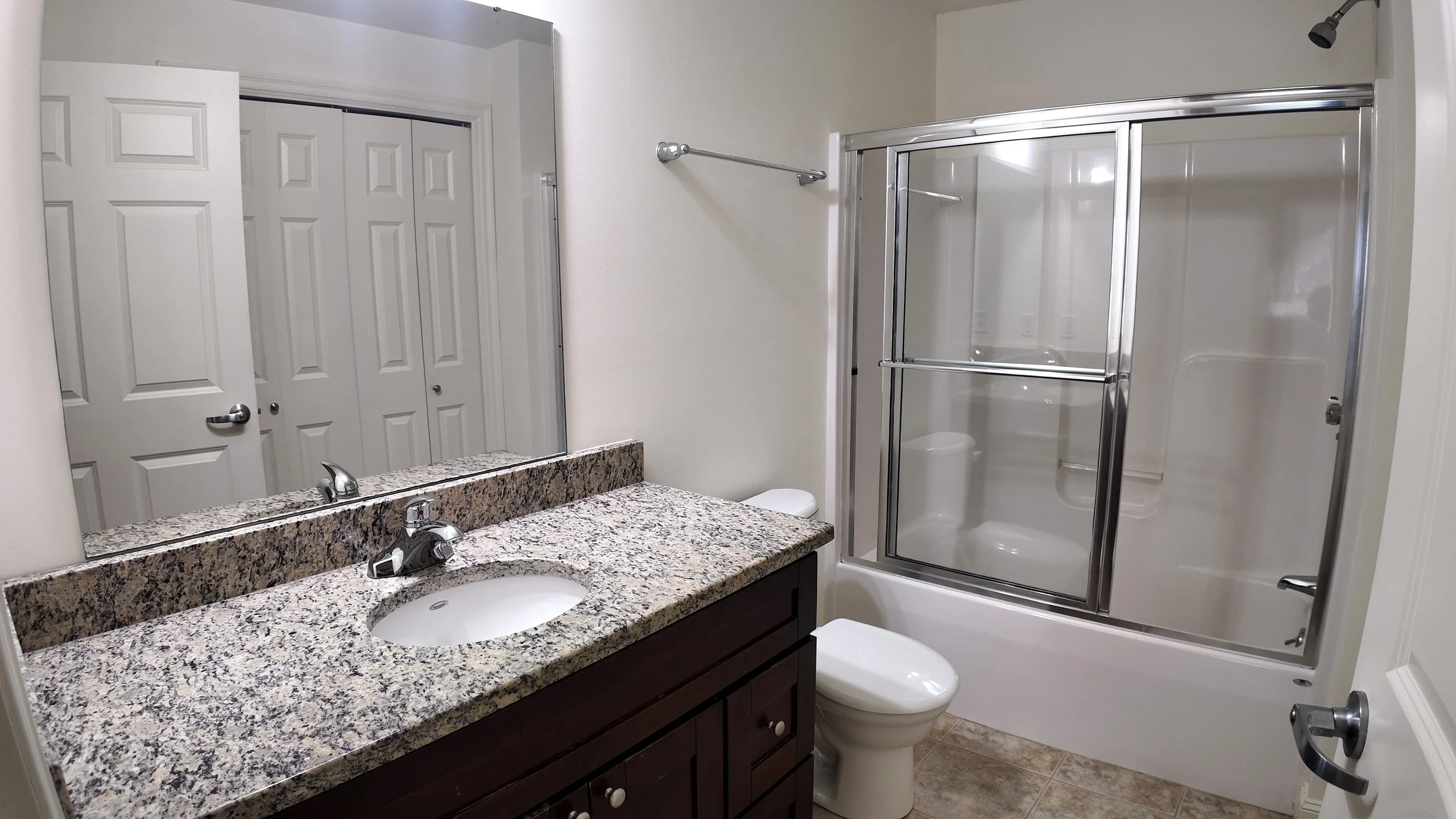 Main Bath w WD.JPG