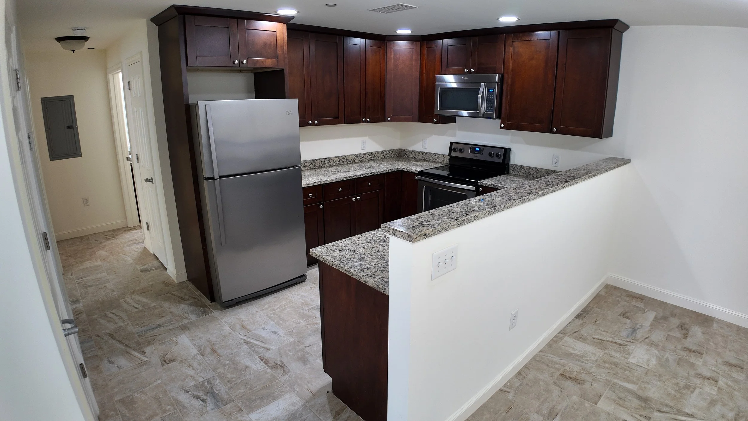 Kitchen 2.JPG