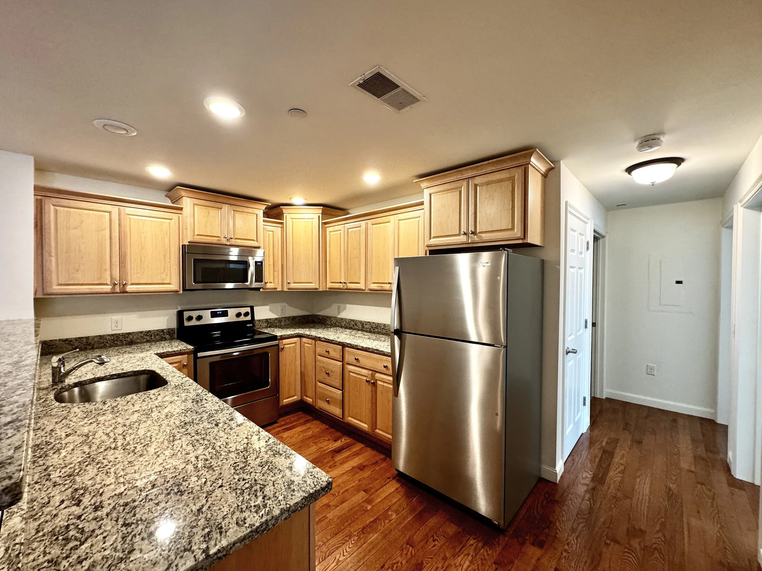 Monument Garden: 2 Bed, 2 Bath — Unit #1424: $2300 *Central A/C — Plus an In-Unit Washer &amp; Dryer* Available 9/1!