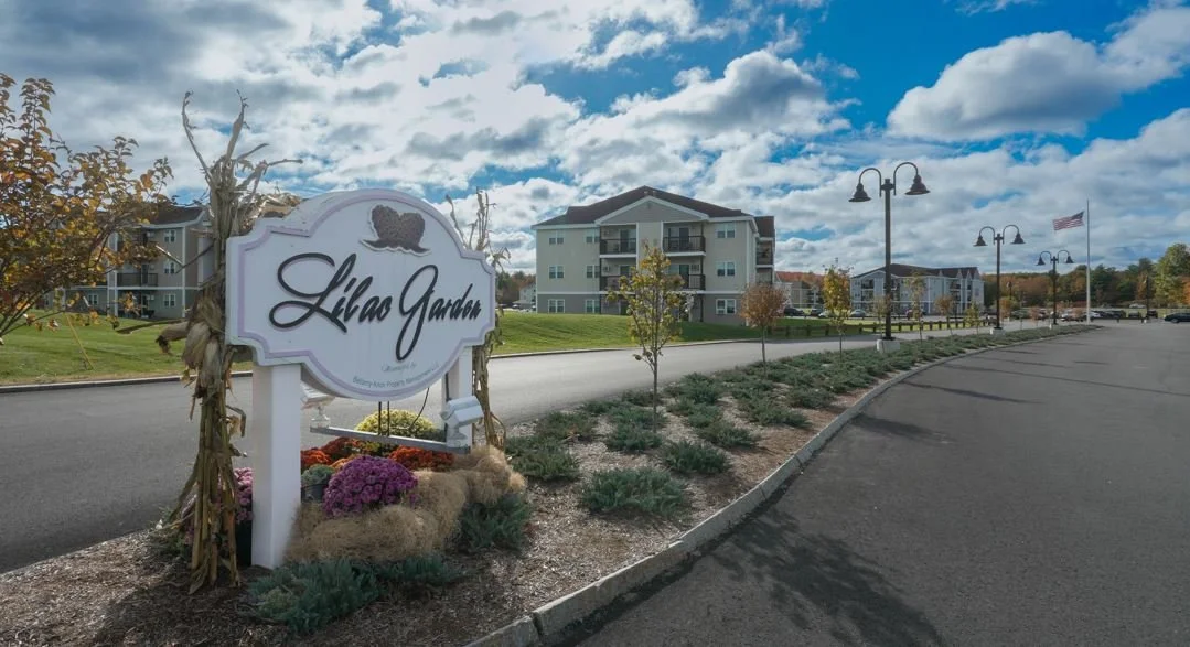 Lilac Garden: 2/2 - #431: $1925 *Third-Floor Corner Unit w/Private Deck * Available Now!