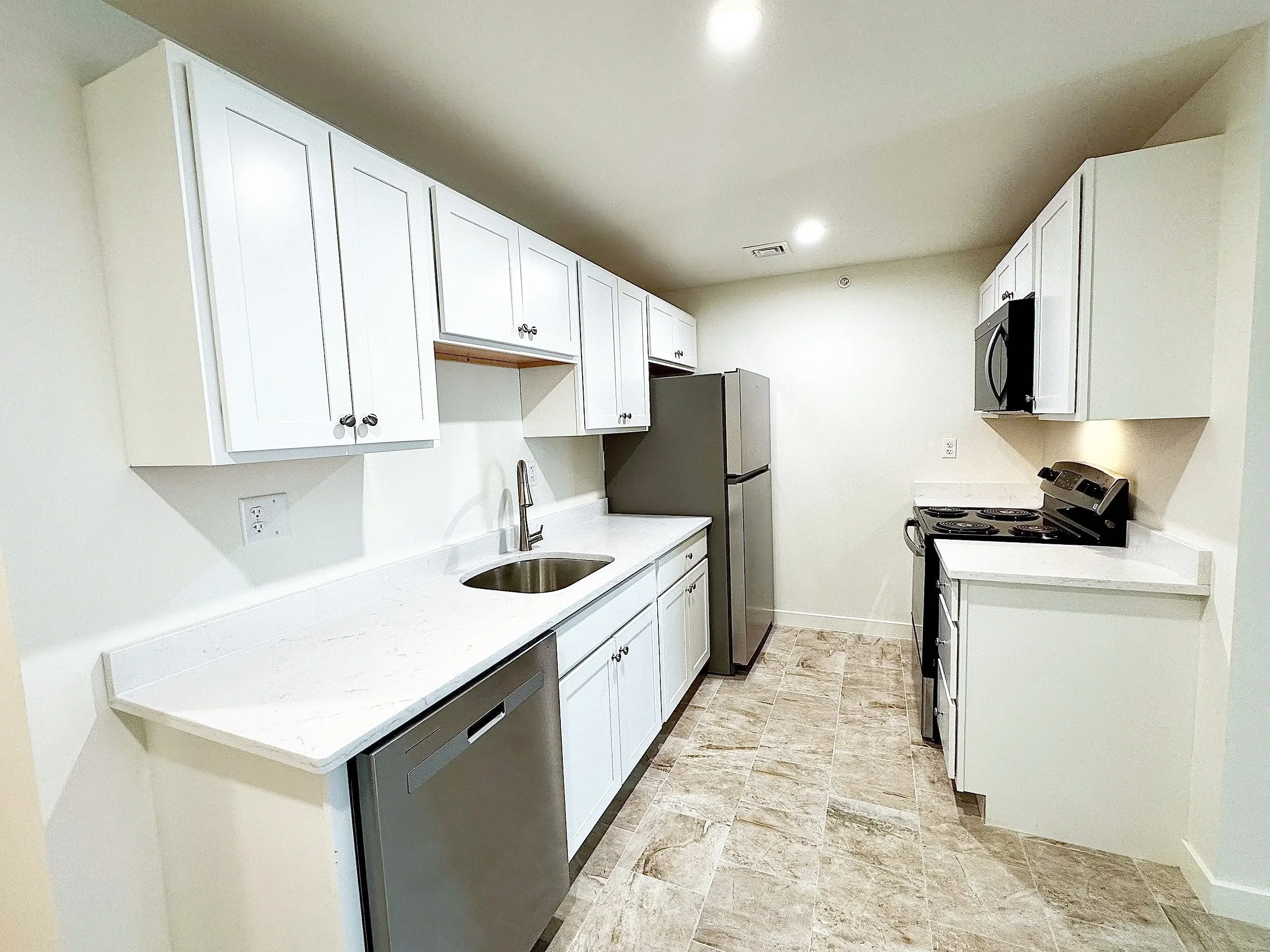 Quartz Collection: 2/1  #438: $1995 *Newly Renovated — Features a Larger Kitchen with Quartz Countertops &amp; a Beautifully Tiled Shower* Available Now!