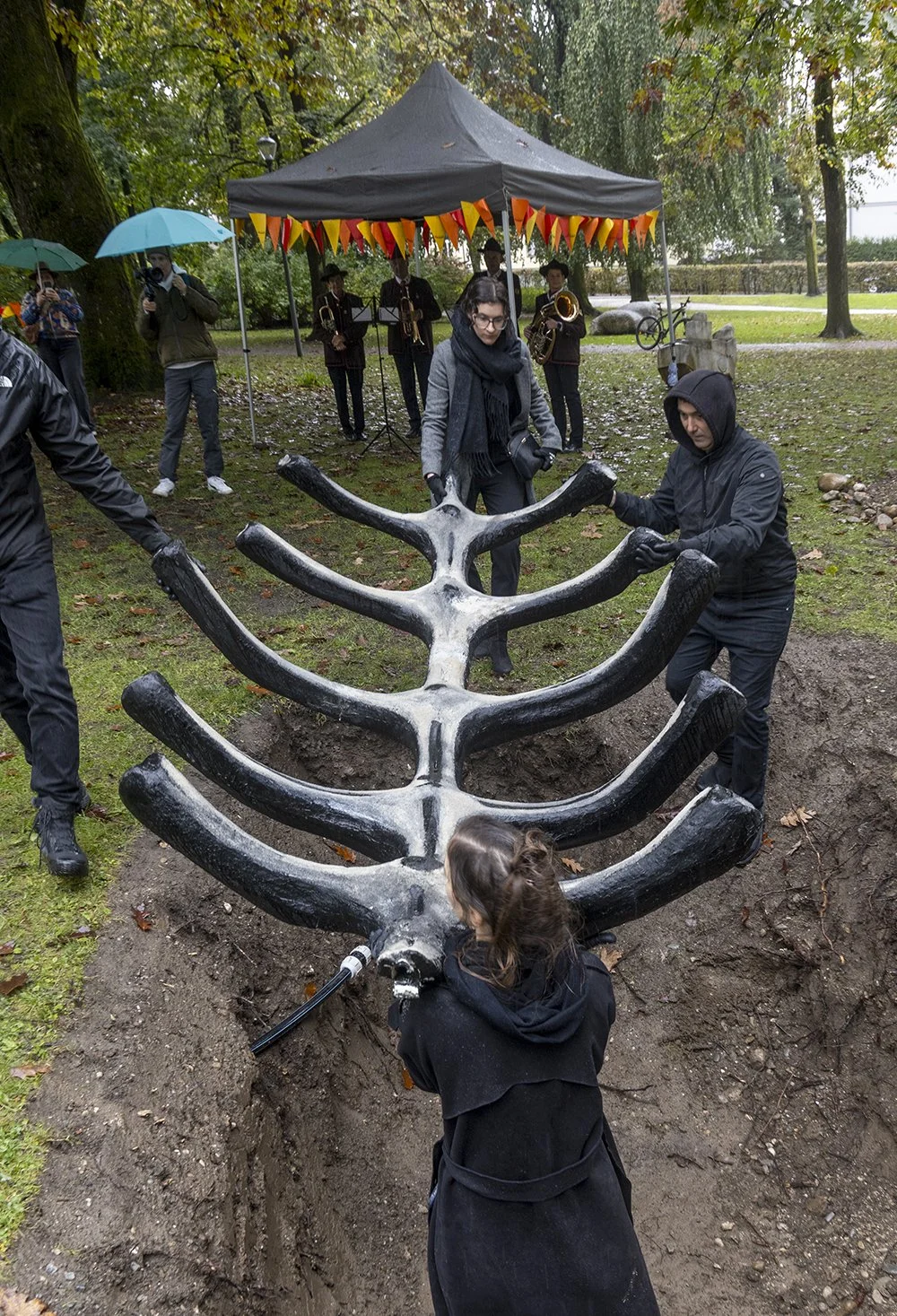 Burial of sculpture, Goodbye Horses - The Sunken Piece