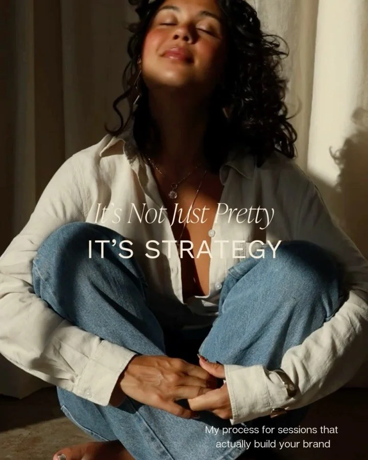 Ok, so yes your session will be pretty.
But also? Smart. Strategic. Usable.

We&rsquo;re talking photos built for your brand:
Website banners, email funnels, reels, you name it.

And don&rsquo;t worry, I&rsquo;ll be your forever hype girl.
Posing, en