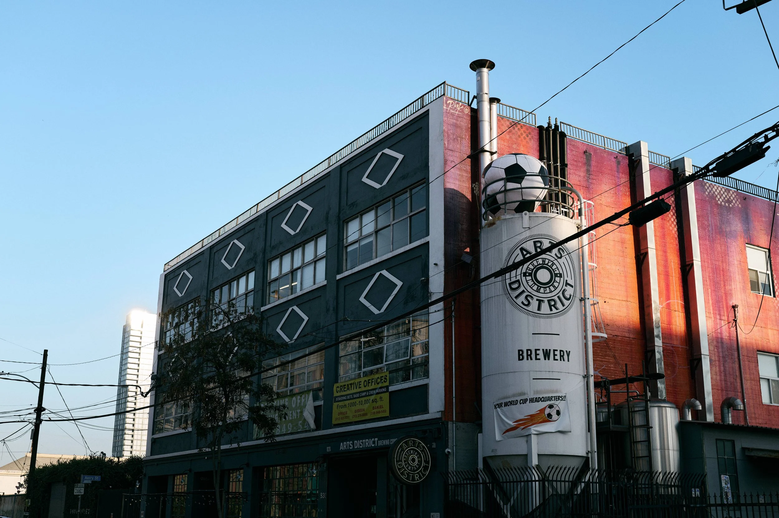 HeadshotSession 100Art District DTLA 2026.jpg