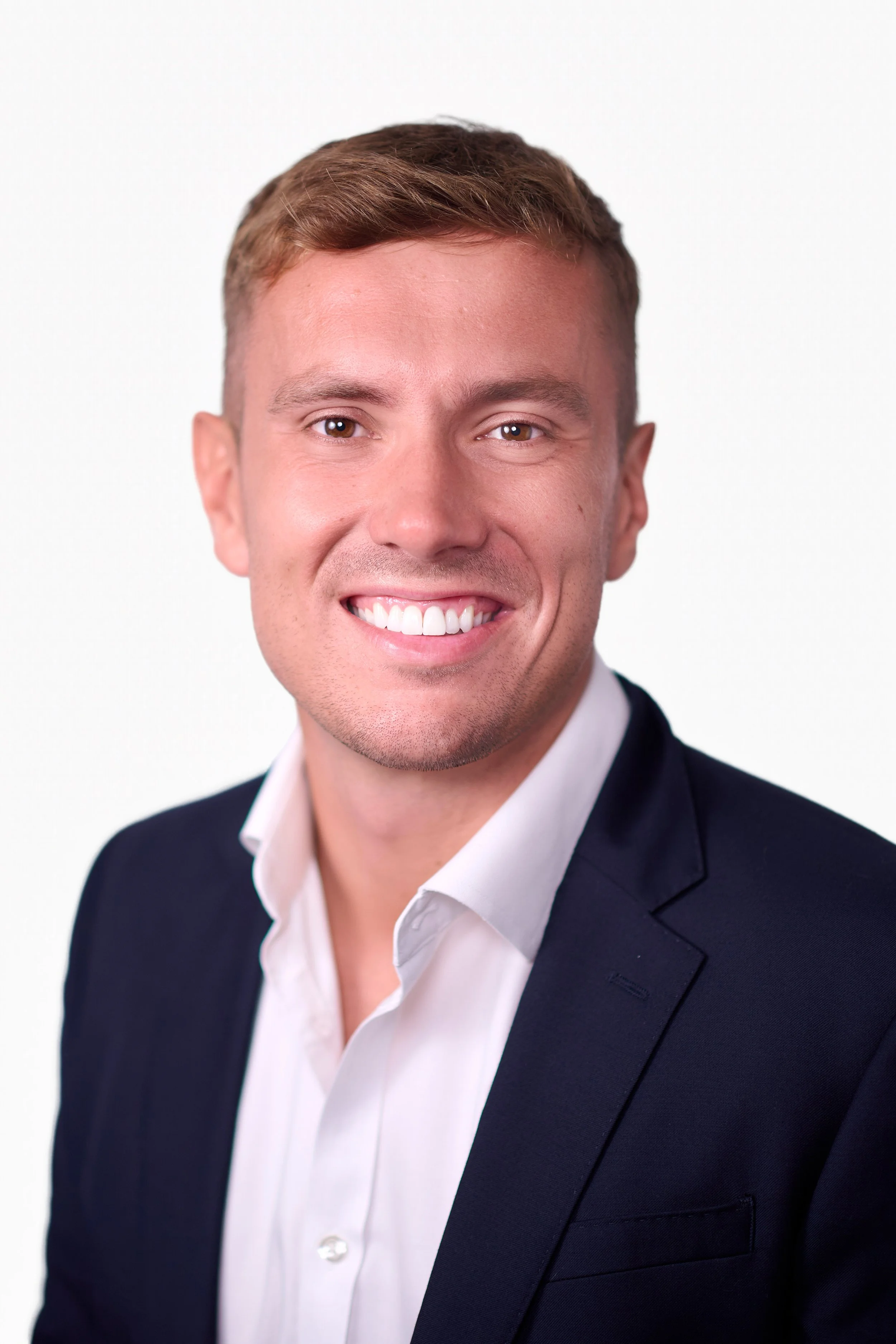 Private tutor UK headshot – GCSE and A-Level specialist academic tutor