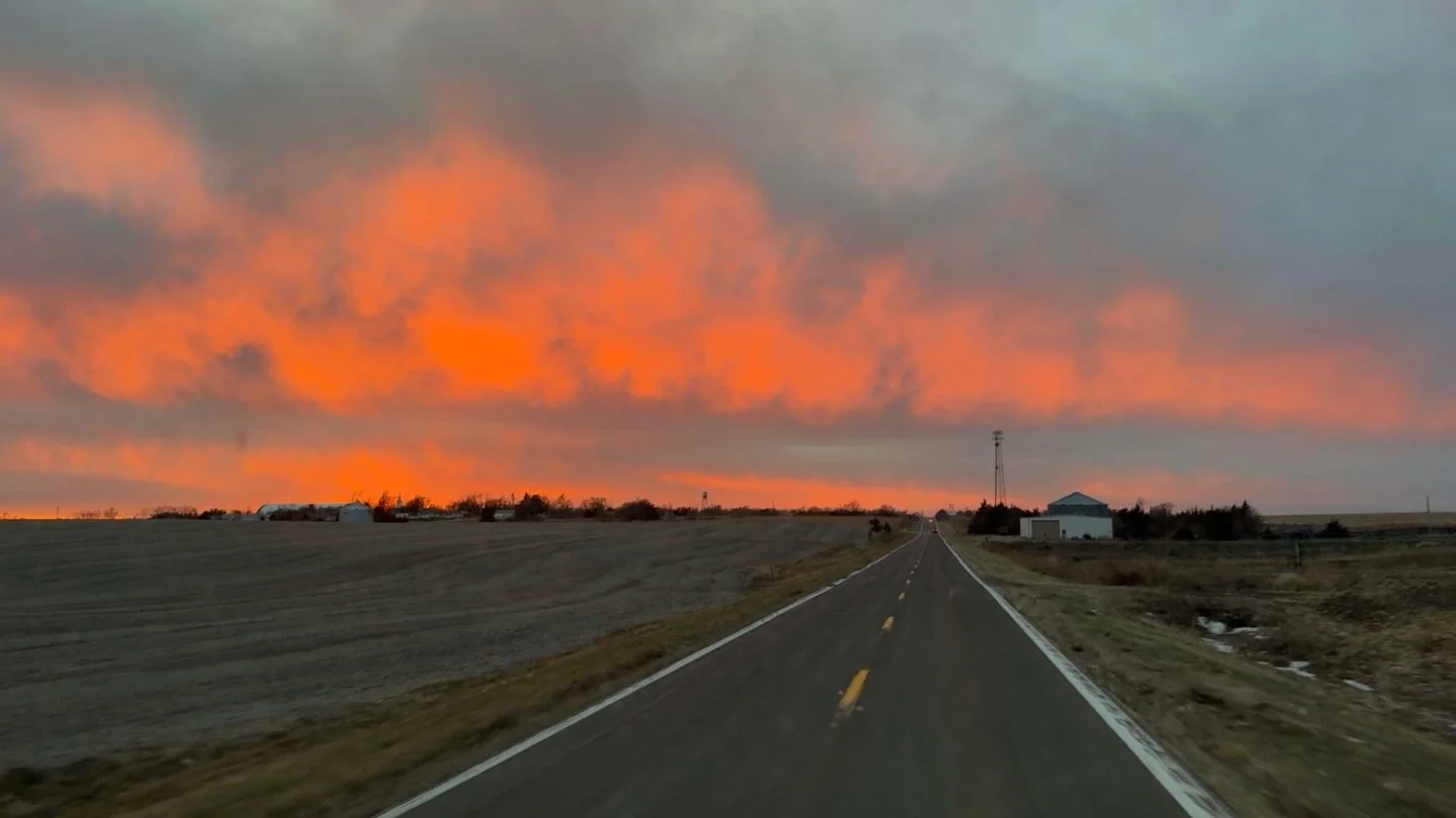 Some weeks stretch you a little thinner than others. But the sun still sets, the road keeps going, and so do we. Keep your head up, keep truckin, and trust that God&rsquo;s got this. 🌅

#behrensadventures