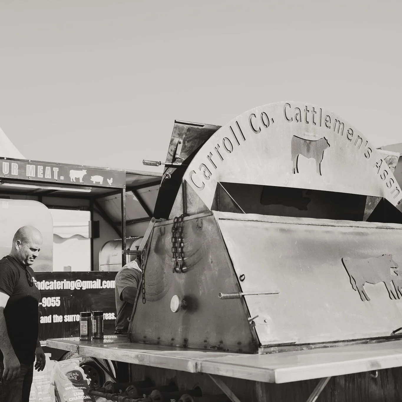 Sharing a few of my wedding favs. Today's theme: go with what ya know 🚛🐂🍻

Steaks ✔ Stage ✔ Libation station ✔ Shuttles ✔

#behrensadventures #behrenswedding #truckinglife #truckingbusiness