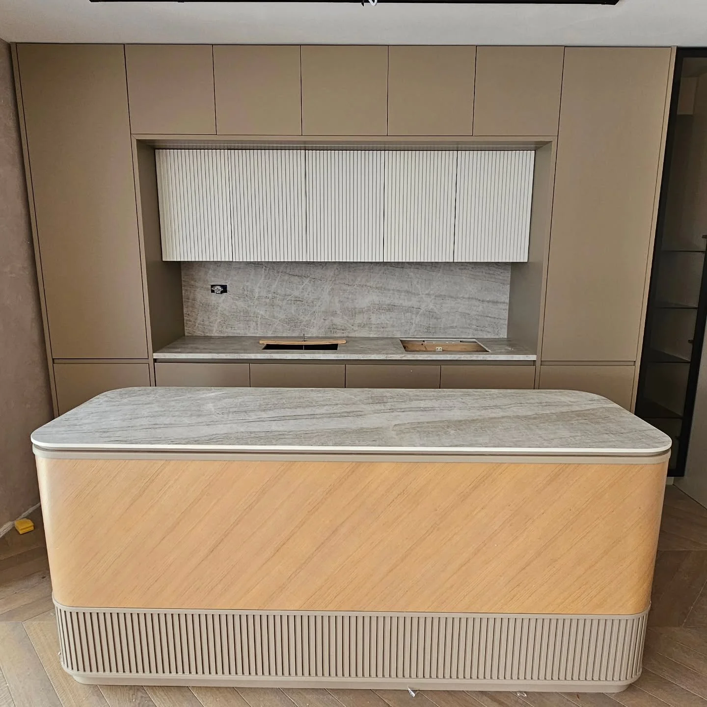 🇲🇪
Sanja&scaron; o modernoj kuhinji? Mi tvoje snove pretvaramo u stvarnost! 🍽️
Kuhinje i Coverlam obloge po pristupačnim cijenama 💰
🔹 Premium kvalitet
🔹 Savremena rje&scaron;enja
🔹 Radimo &scaron;irom Crne Gore 🇲🇪

🇷🇺 
Мечтаешь о стильной 