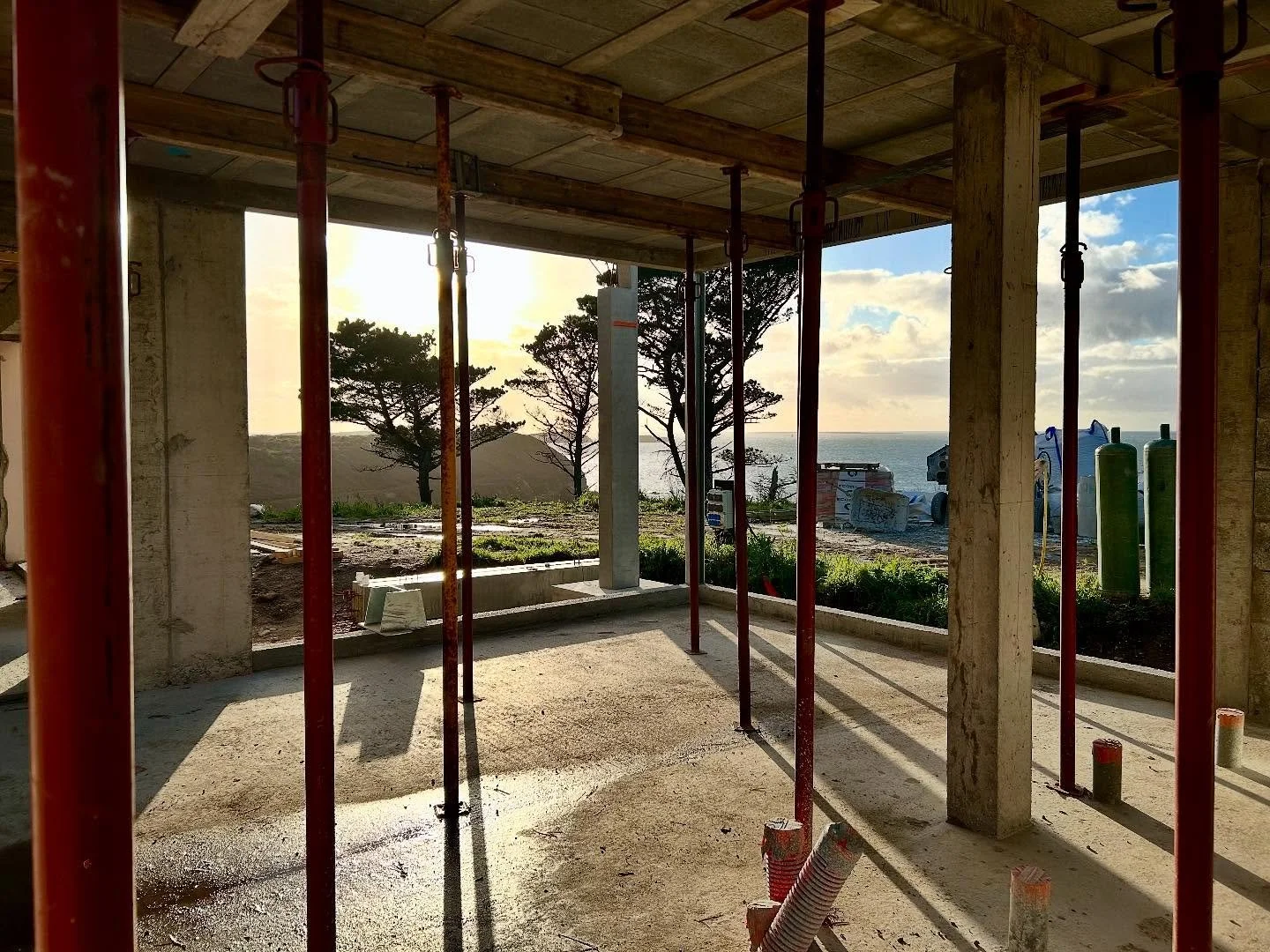 Avancement du chantier &agrave; #illien #ploumoguer entre for&ecirc;t d&rsquo;&eacute;tais et de pins maritimes

#construction #chantier #architecture #renovation #extention #finistere