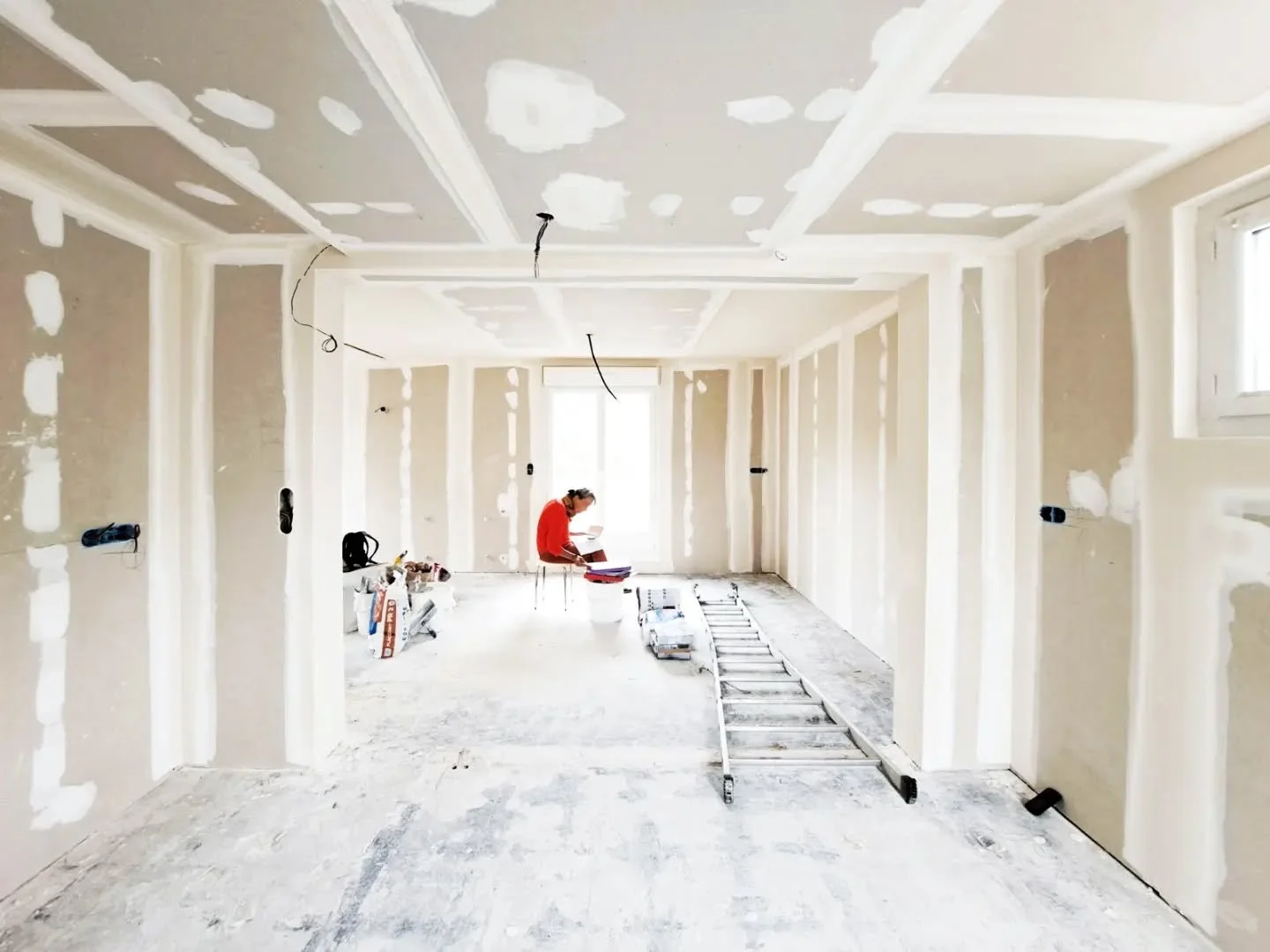 Retour sur un chantier qui a marqu&eacute; l'ann&eacute;e derni&egrave;re. 
Des d&eacute;fis relev&eacute;s et des r&eacute;ussites qui nous rendent fiers ! 
Un projet de r&eacute;novation d'une maison individuelle &agrave; #brest
#renovationmaison #