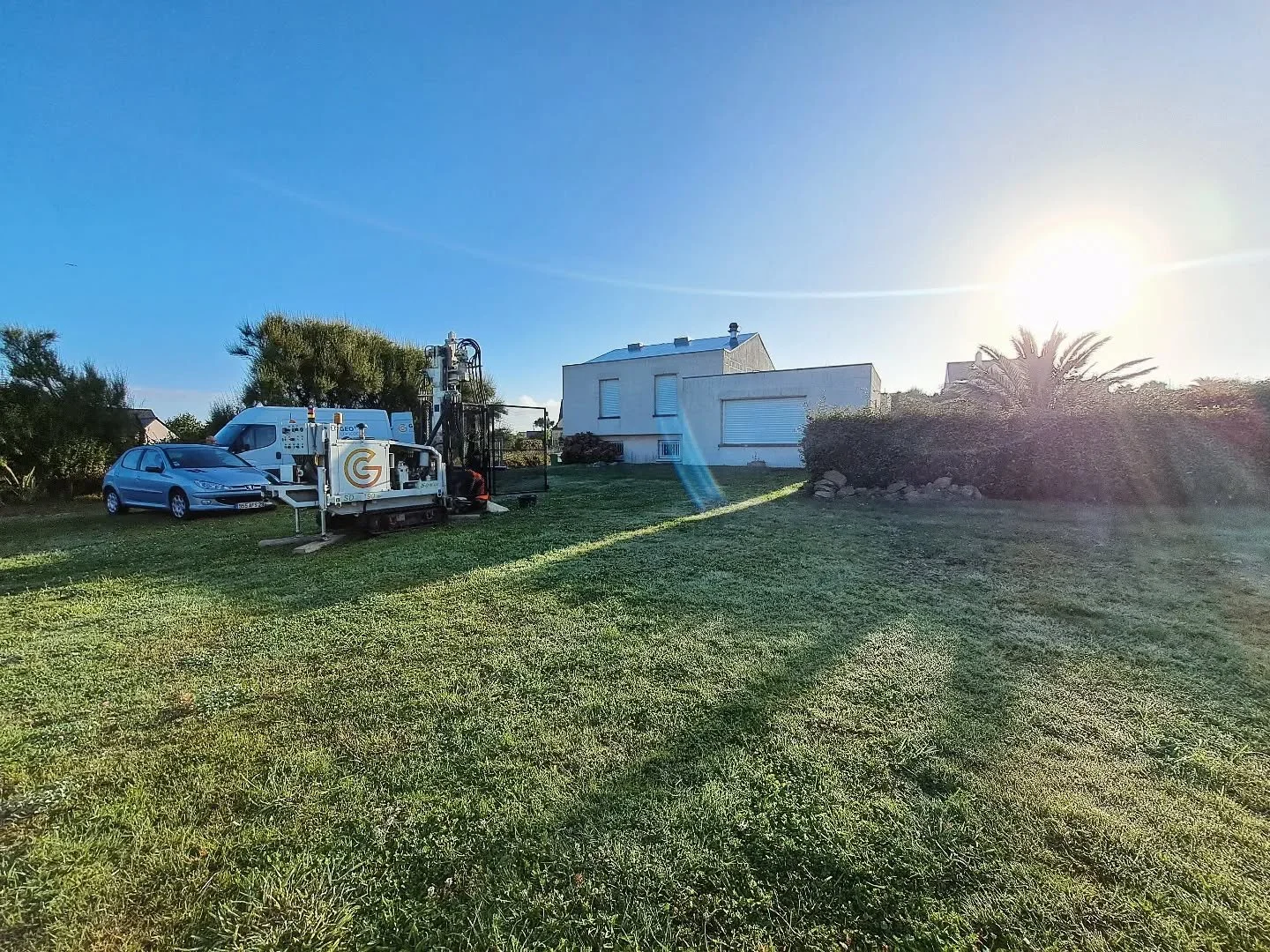 Un belle aventure en vue ! L'&eacute;tude de sol est en cours, une &eacute;tape cl&eacute; avant de lancer la consultation des entreprises. 
On a h&acirc;te de partager les prochaines &eacute;tapes avec vous !

#chantier #etudedesol #construction #ar