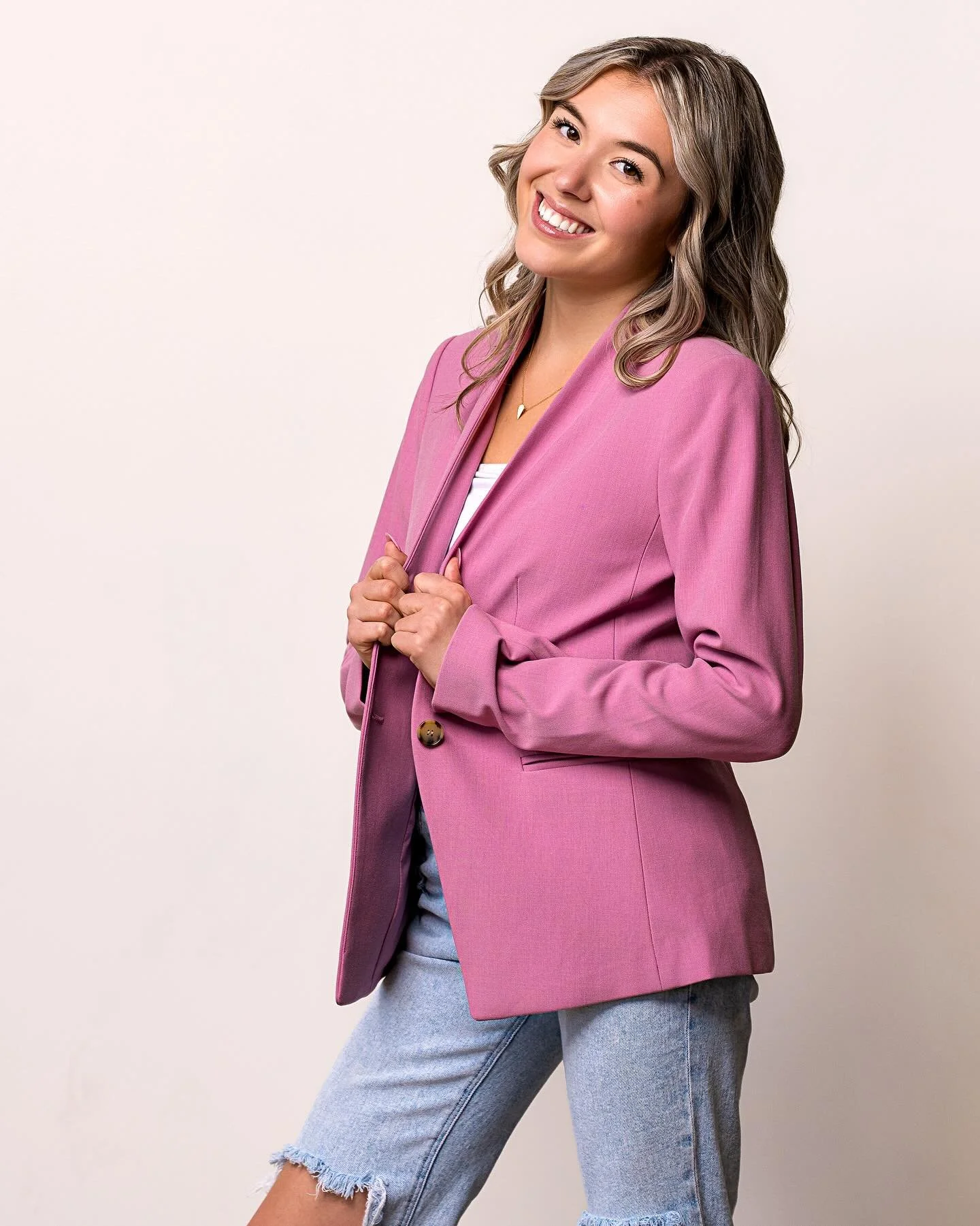 New headshots just dropped!!😄
Thanks @nickelcityheadshots