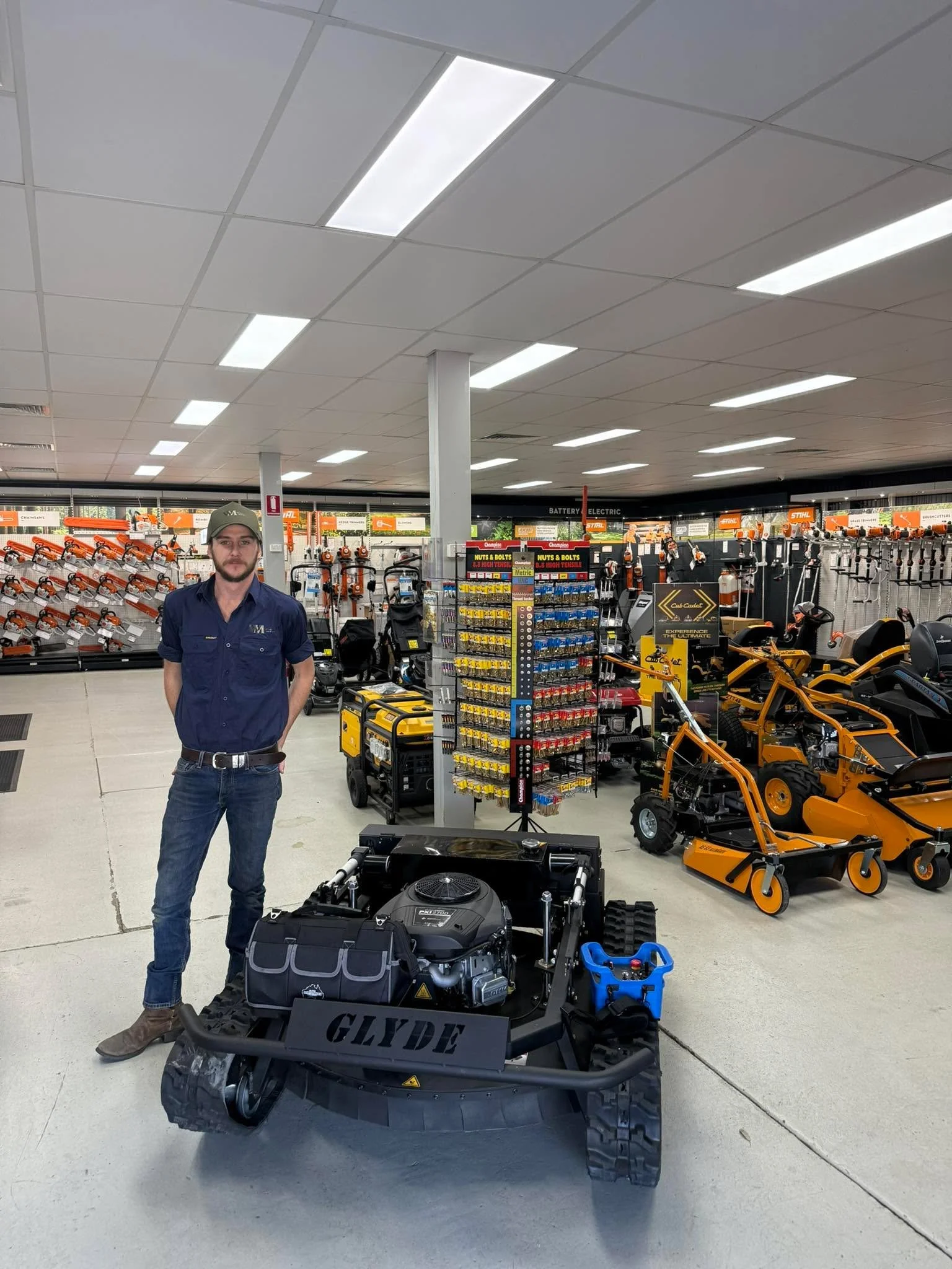 AutoSlashers are now available at Western Mowers in Kenmore!

Visit Tom and the team in store to see the AutoSlasher up close and learn how it can transform your property maintenance. 

Whether you&rsquo;re managing steep slopes, rough terrain or lar