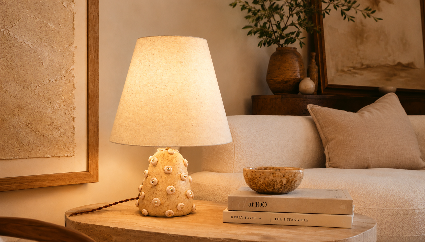 Small Kusama Lamp Iluminated.png