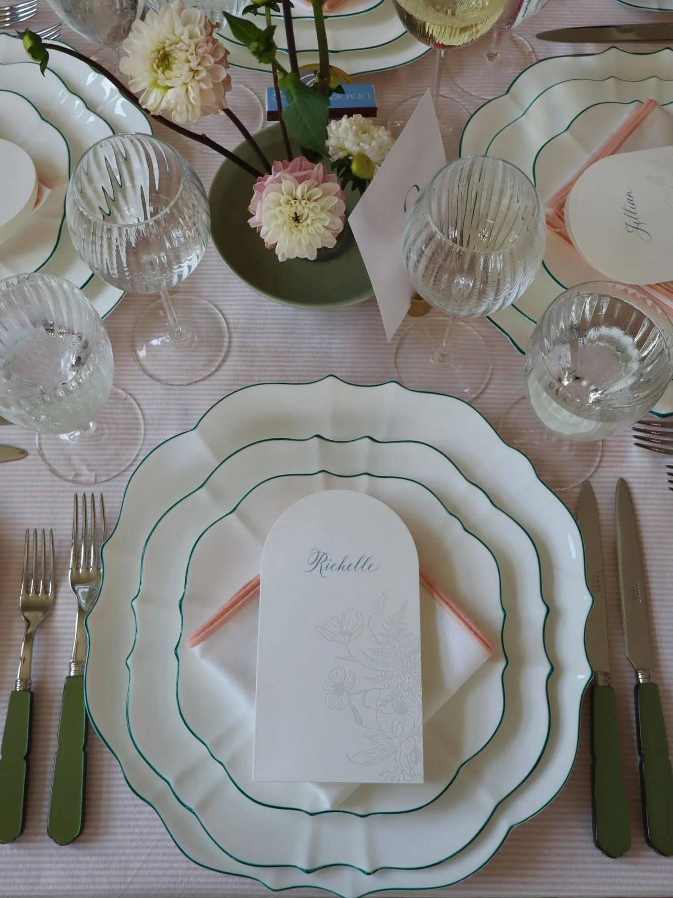 Grateful for the opportunity to learn from such talented event professionals and connect with new friends in the industry. From the beautiful place settings to the thoughtful details throughout, it was an inspiring day.

@charlestonplanners
@eastonev