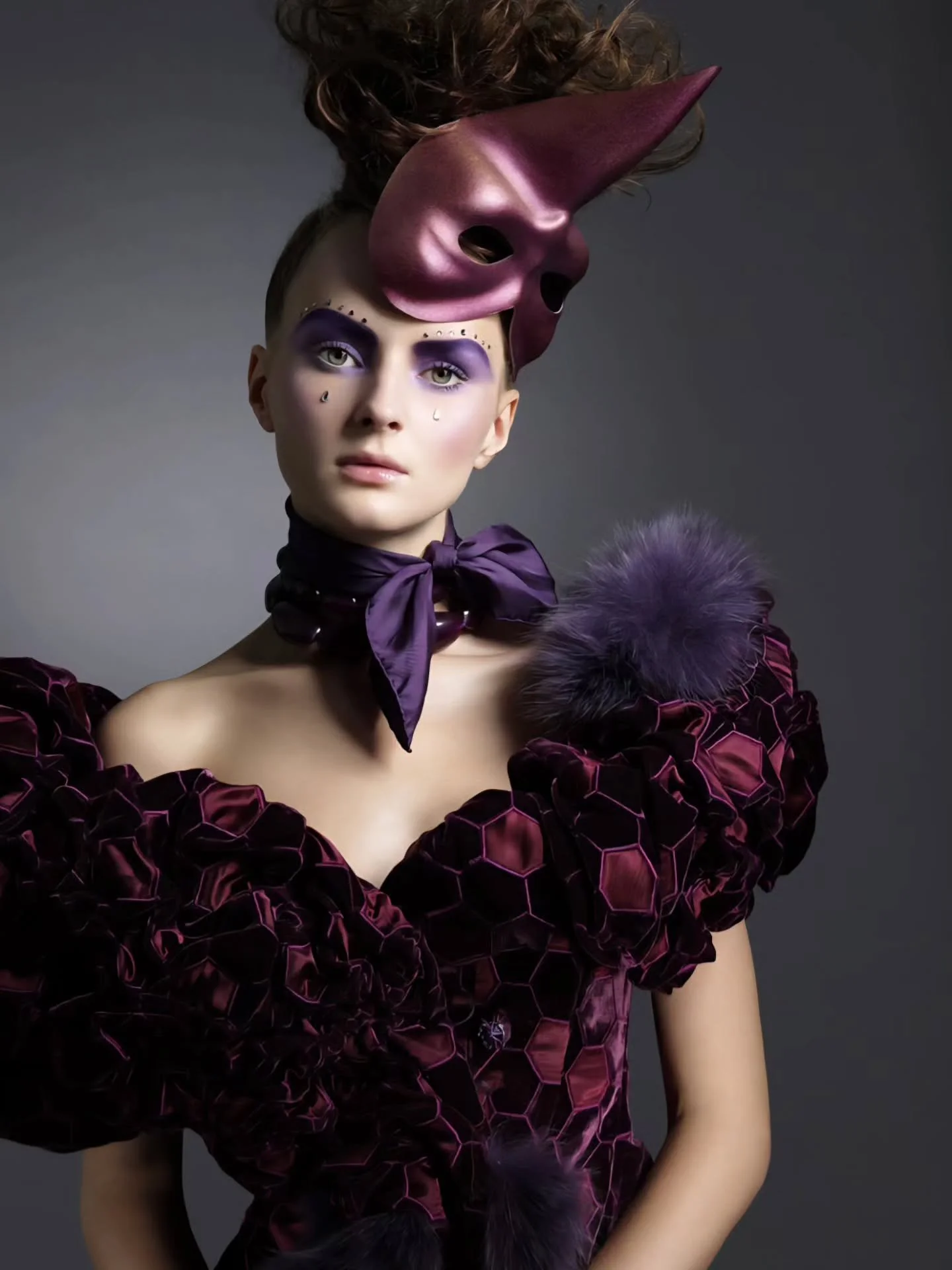 MASQUERADE 🎭 Flashback to the beginning of my #makeupcareer in NYC. I have always loved #bold #richcolor and #shading and #sculpting a #face beyond boundaries. Learning how to use makeup in ways that amplify a concept, story, or fashion statement ha