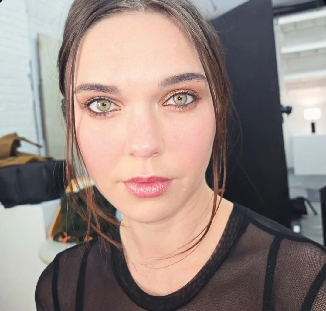 A wash of #metallic bronze with chocolate brown in the #waterline perfect together @mercusa #bts #allabouttheeyes #robinschoenmakeup