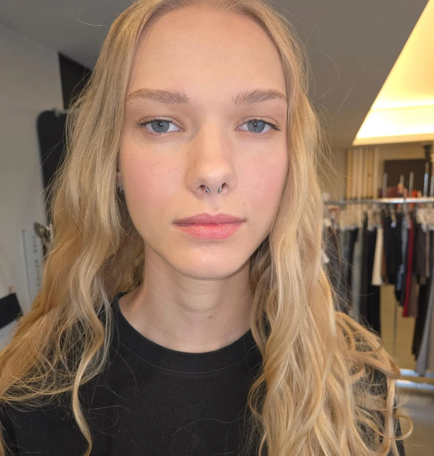 Starting the day with beauty @piperdulaux #bts @hairbycassy #fashion #beauty #nofilter #robinschoenmakeup