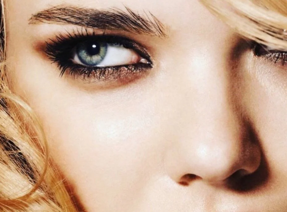 Professional brow shaping and natural brow architecture in NYC by Robin Schoen