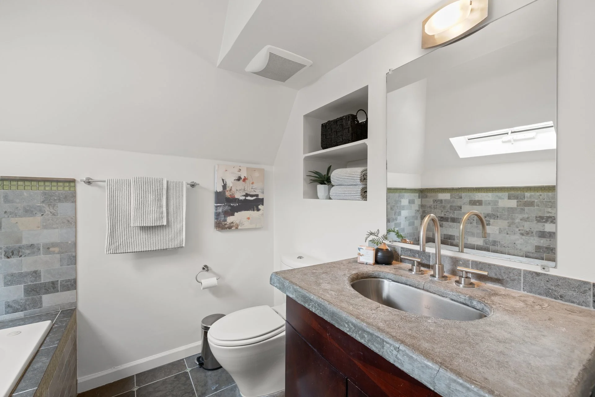 049-6026NorthMississippiAvenue-Portland-OR-97217-SMALL.jpg