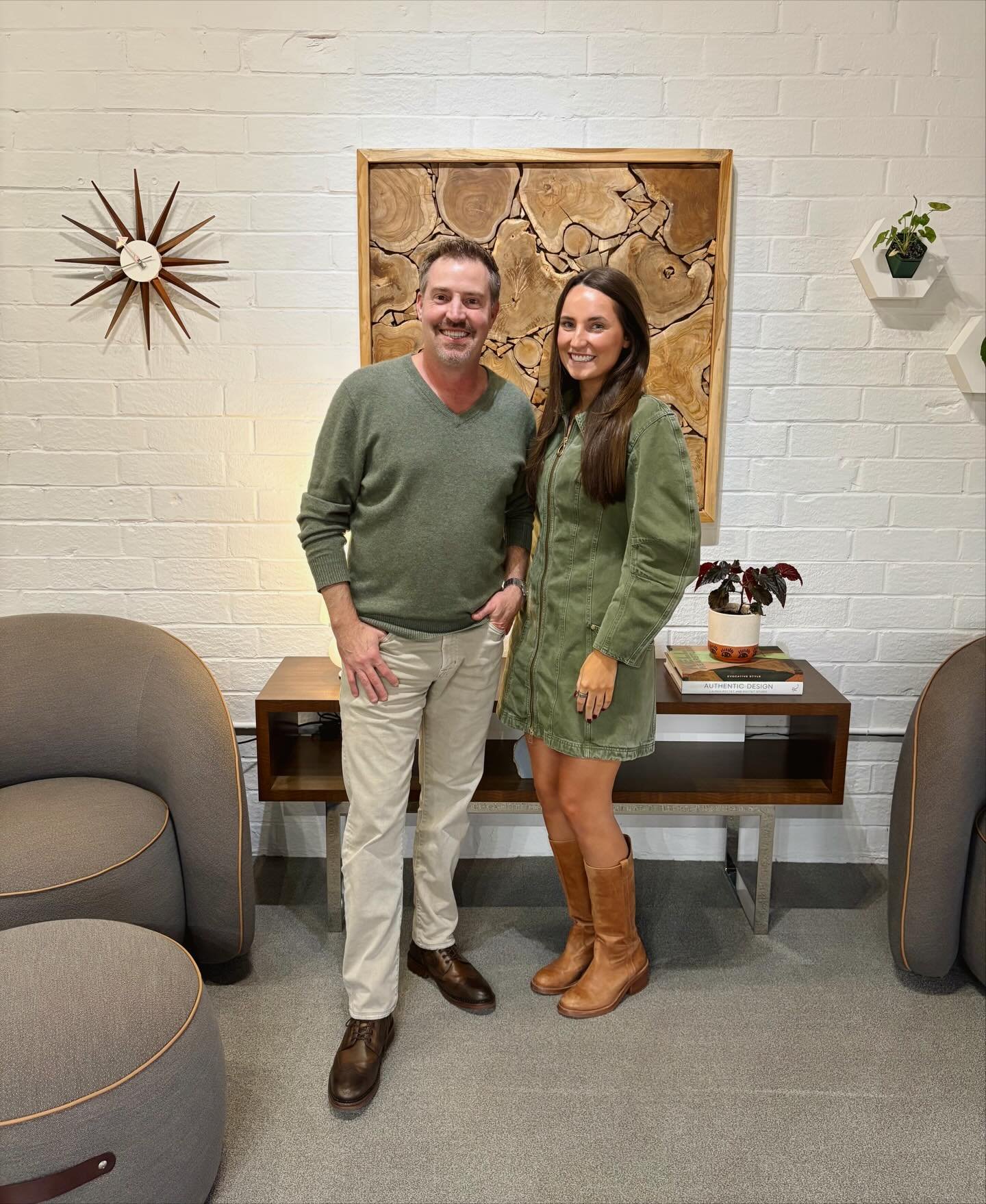 Day 4 of RS Reps 5 days of Thanksgiving! 
Today and everyday we are thankful for the relationships that keep us inspired and supported. This industry is all about the people, and we are grateful for ours. ❤️