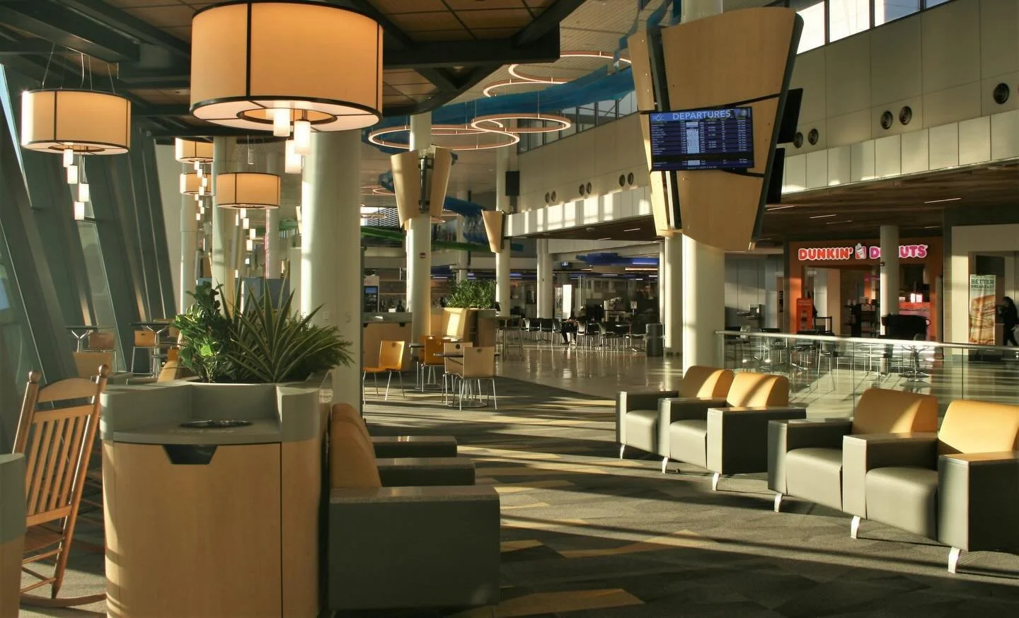 An @integraseating project spotlight from New York, at the Rochester Regional Airport. Designed with a perfect mix of style and performance, proving high function spaces can be elevated!