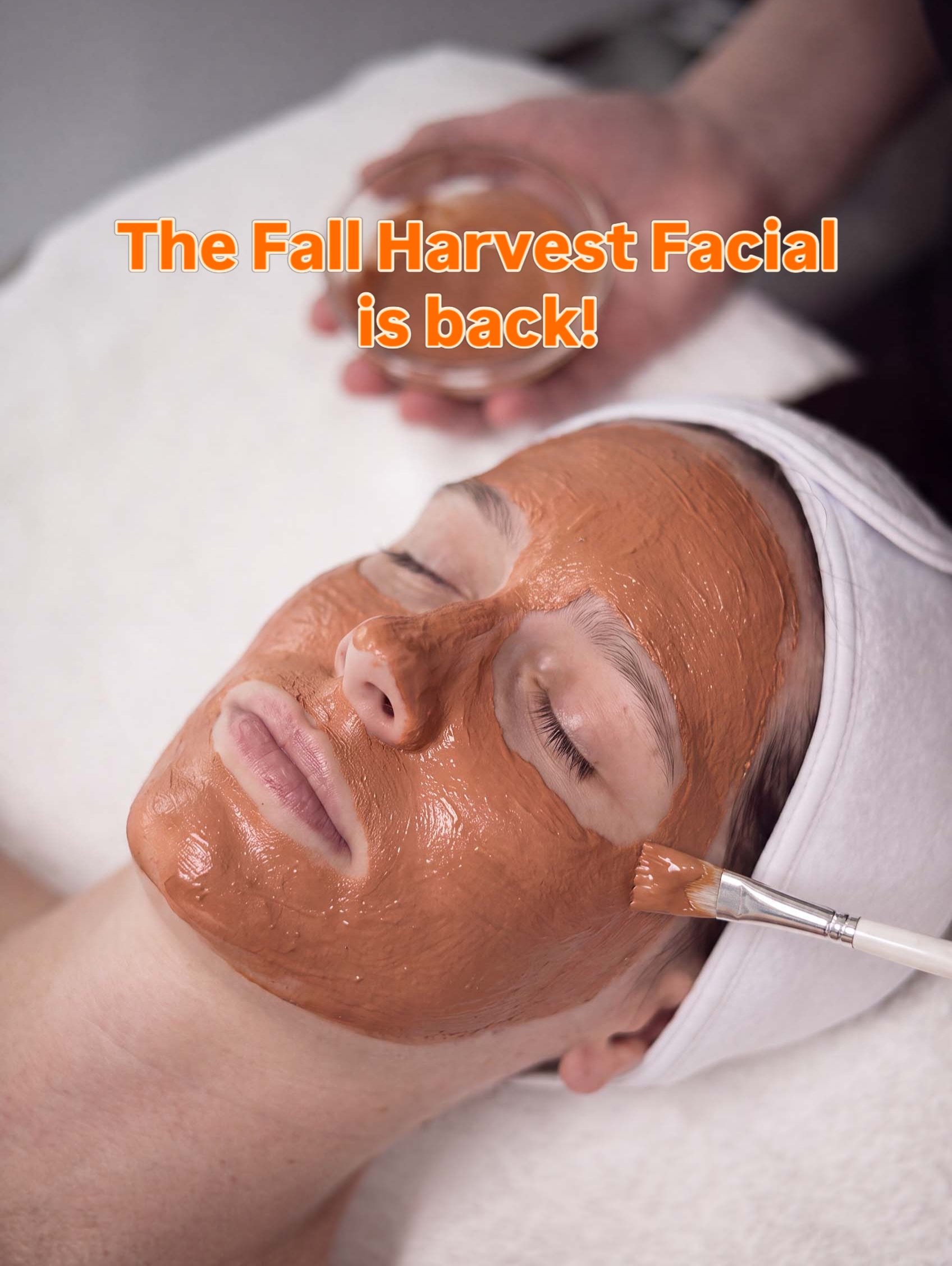 🍁Back by popular demand!🎃

Treat your skin to fall&rsquo;s sweetest indulgence! Our seasonal twist on the Classic Facial is here, and it&rsquo;s infused with the cozy aromas of pumpkin, apple, and cinnamon. This treatment features a powerful pumpki