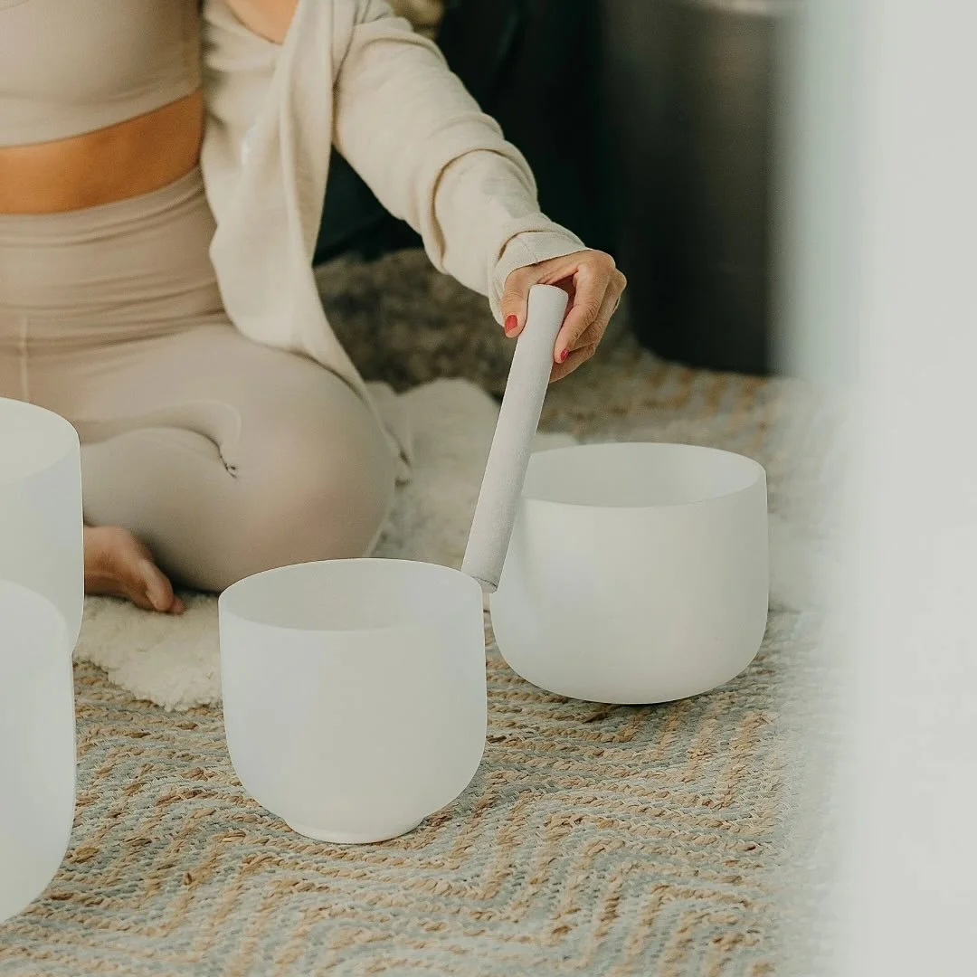 🌿 The most relaxing detox you&rsquo;ll ever try&hellip;

Your body, and your energy- hold onto things you can&rsquo;t see.

Old stress, Heavy emotions. Lingering tension.

They build up quietly over time, like dust in the corners of a room&hellip;  