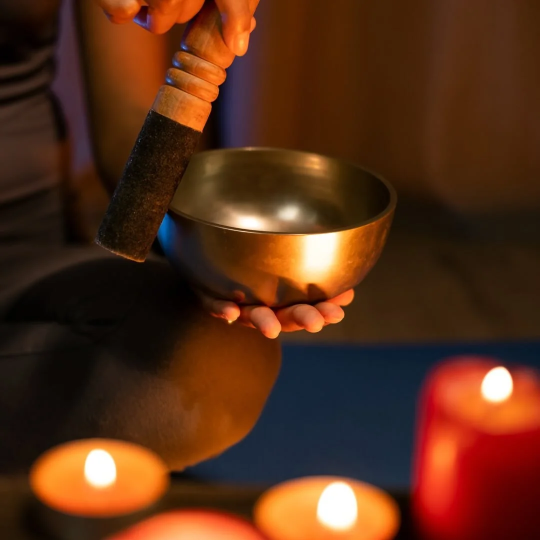 ✨At the heart of what I do- whether it&rsquo;s through sound, breathwork, or Reiki&hellip;

I&rsquo;m not &ldquo;healing&rdquo; you.

I&rsquo;m simply the facilitator.

Holding a safe and supportive space so your own body can do what it&rsquo;s natur