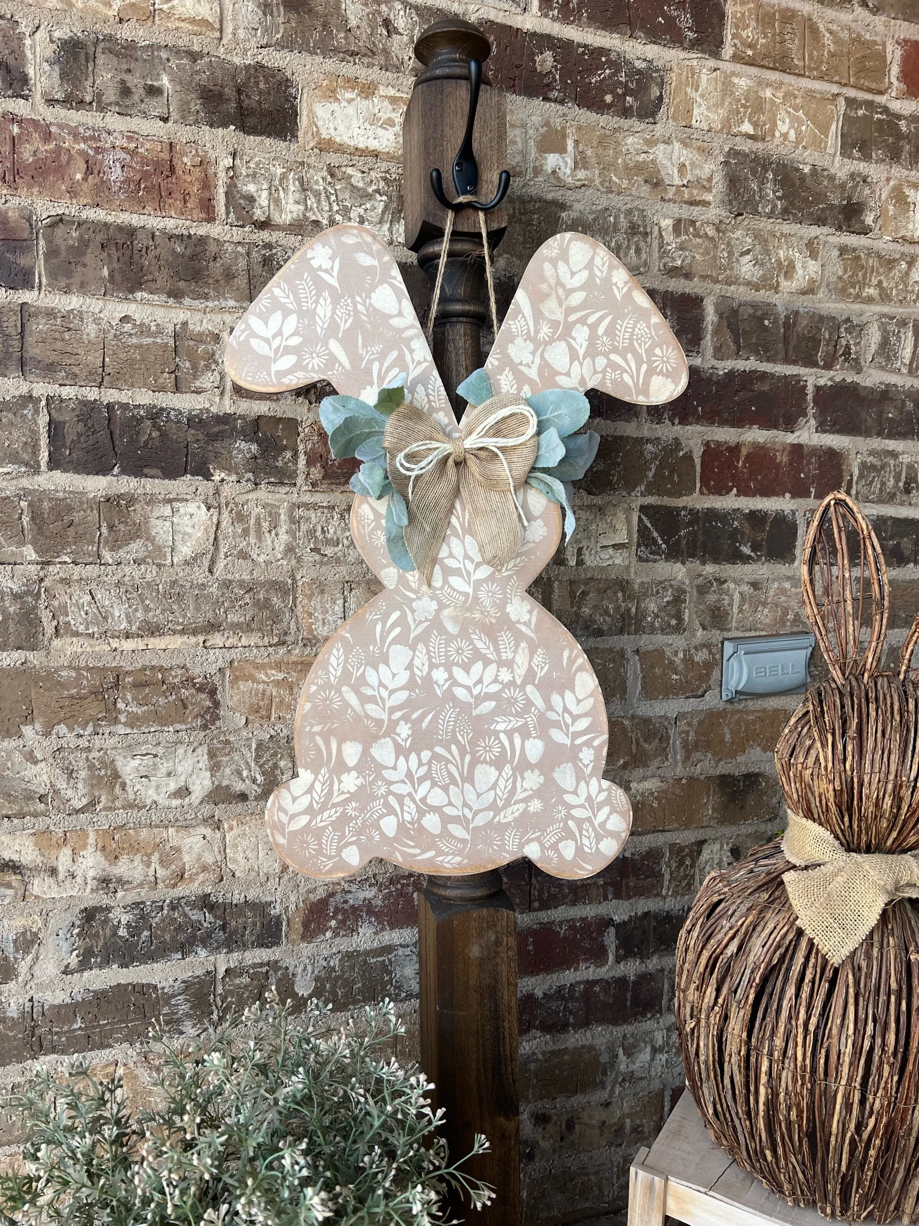 Feathered Tulip Bunny Silhouette - Latte