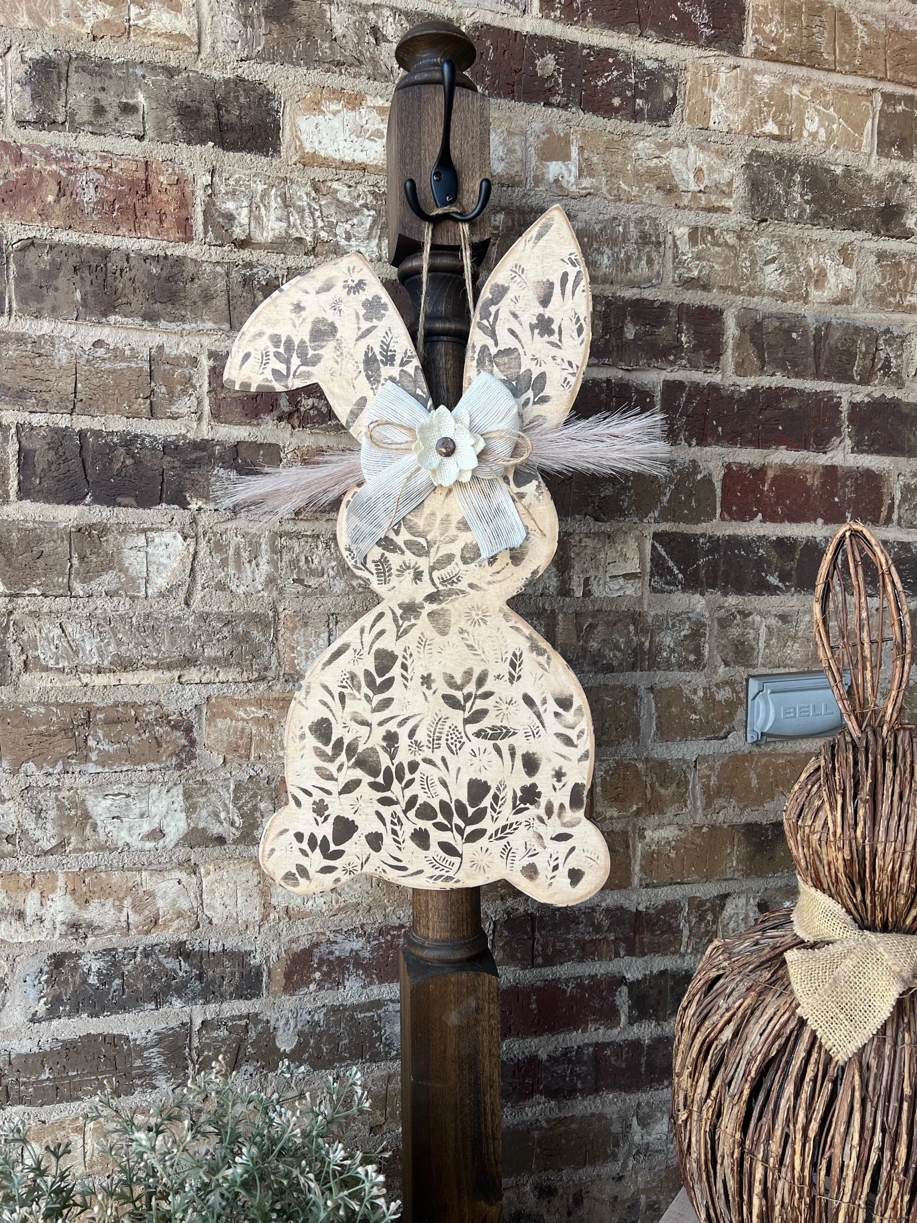 Feathered Tulip Bunny Silhouette - Swiss Chocolate